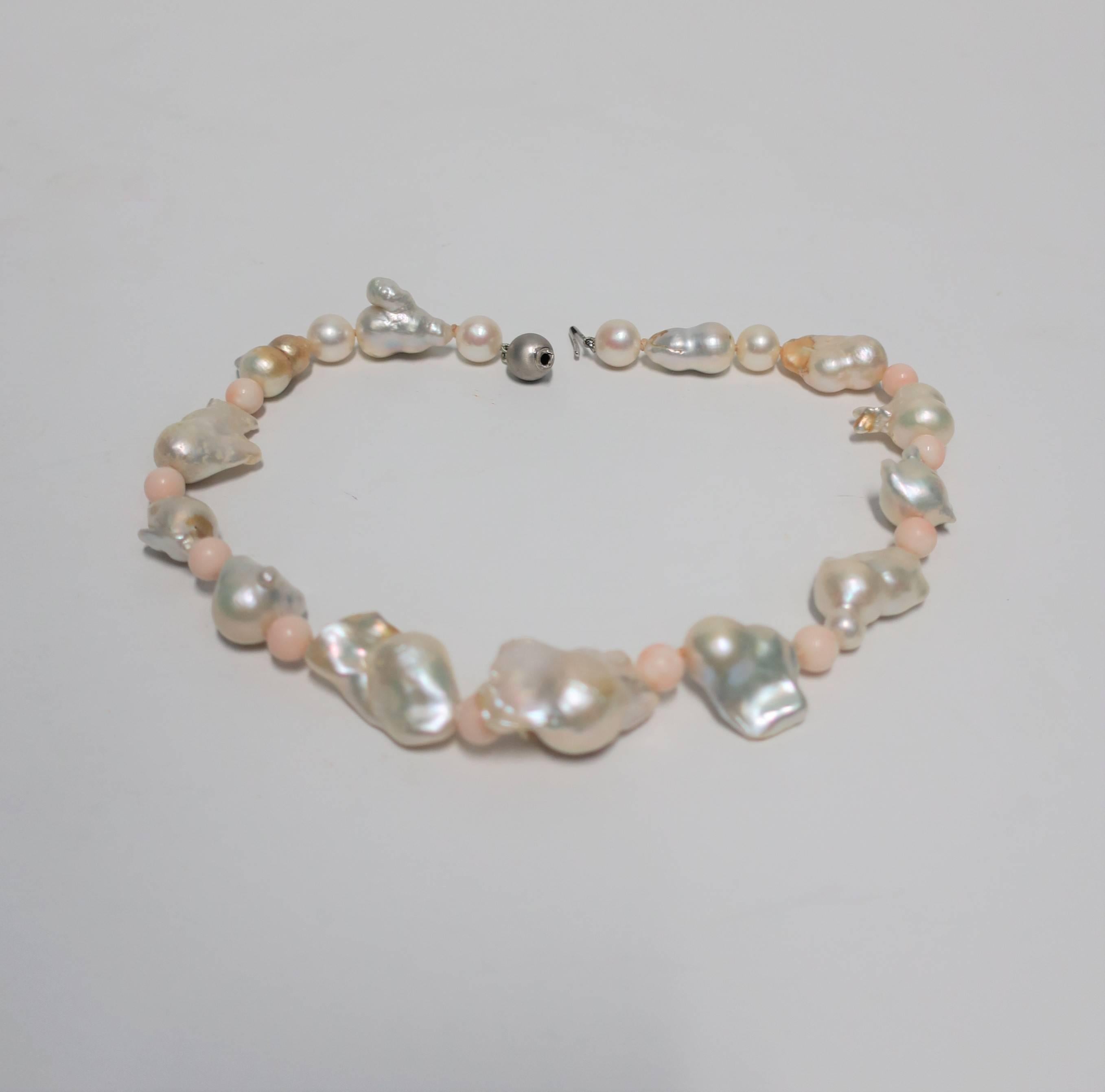 Baroque Pearl Pink Coral Bead and 18-Karat White Gold Necklace In Good Condition In New York, NY