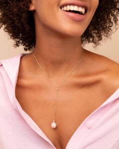 Collier lariat baroque en perles et diamants, par Michelle Massoura