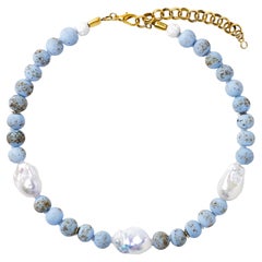 Collier de perles baroques et de perles en céramique bleues, pièce unique