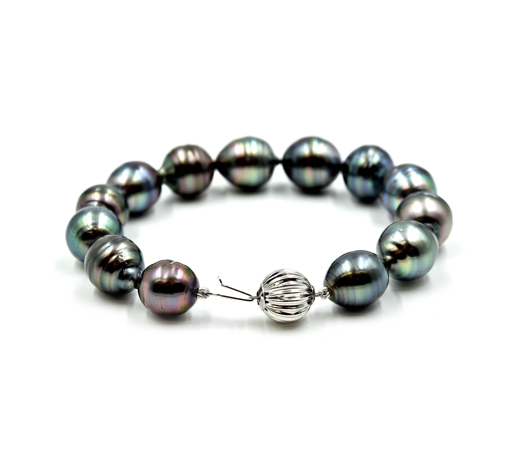 Baroque Pearl Bracelet with 14 Karat White Gold Clasp In Excellent Condition In Scottsdale, AZ