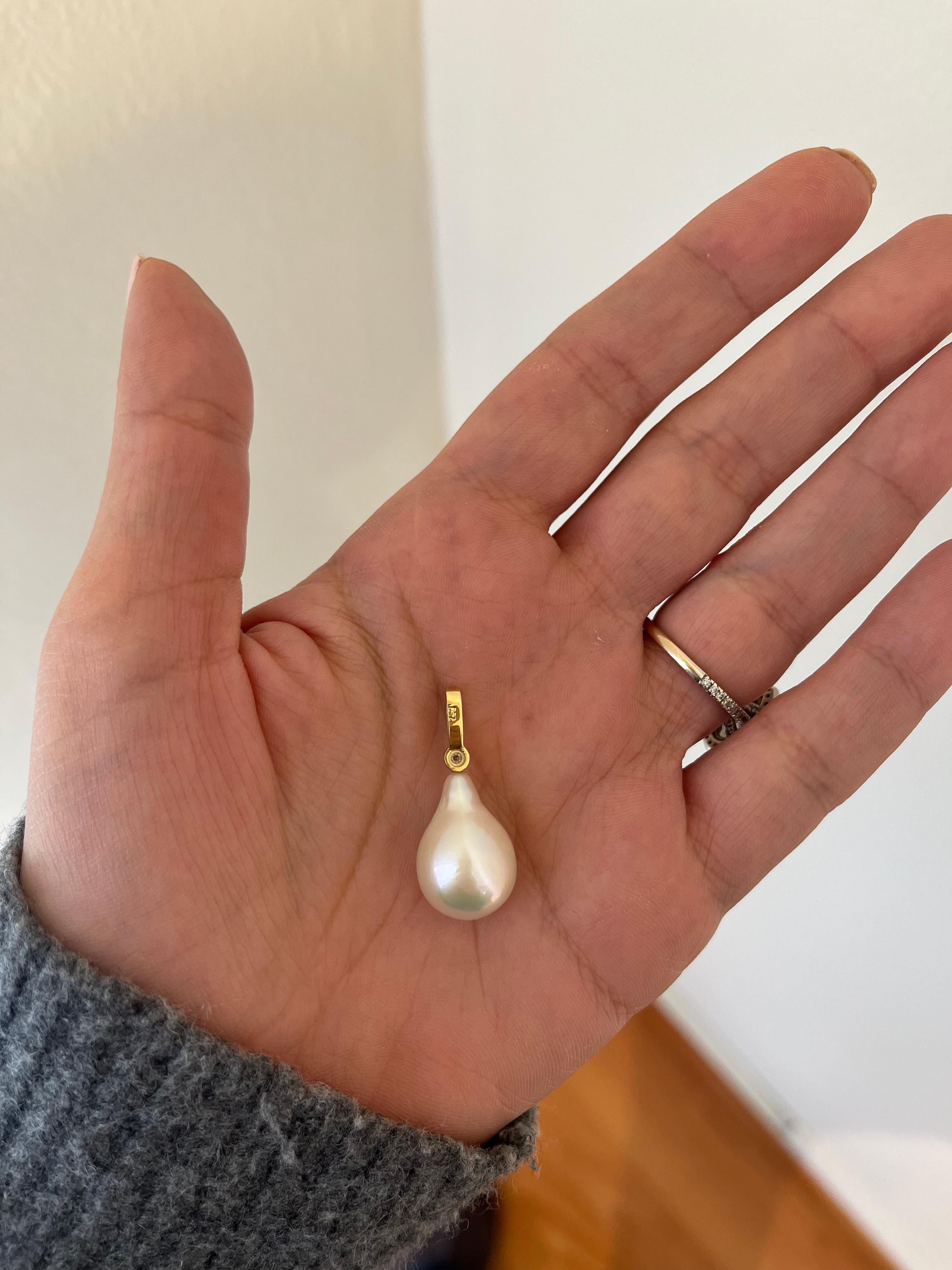 Round Cut Baroque pearl charm with diamonds, 18K Gold For Sale