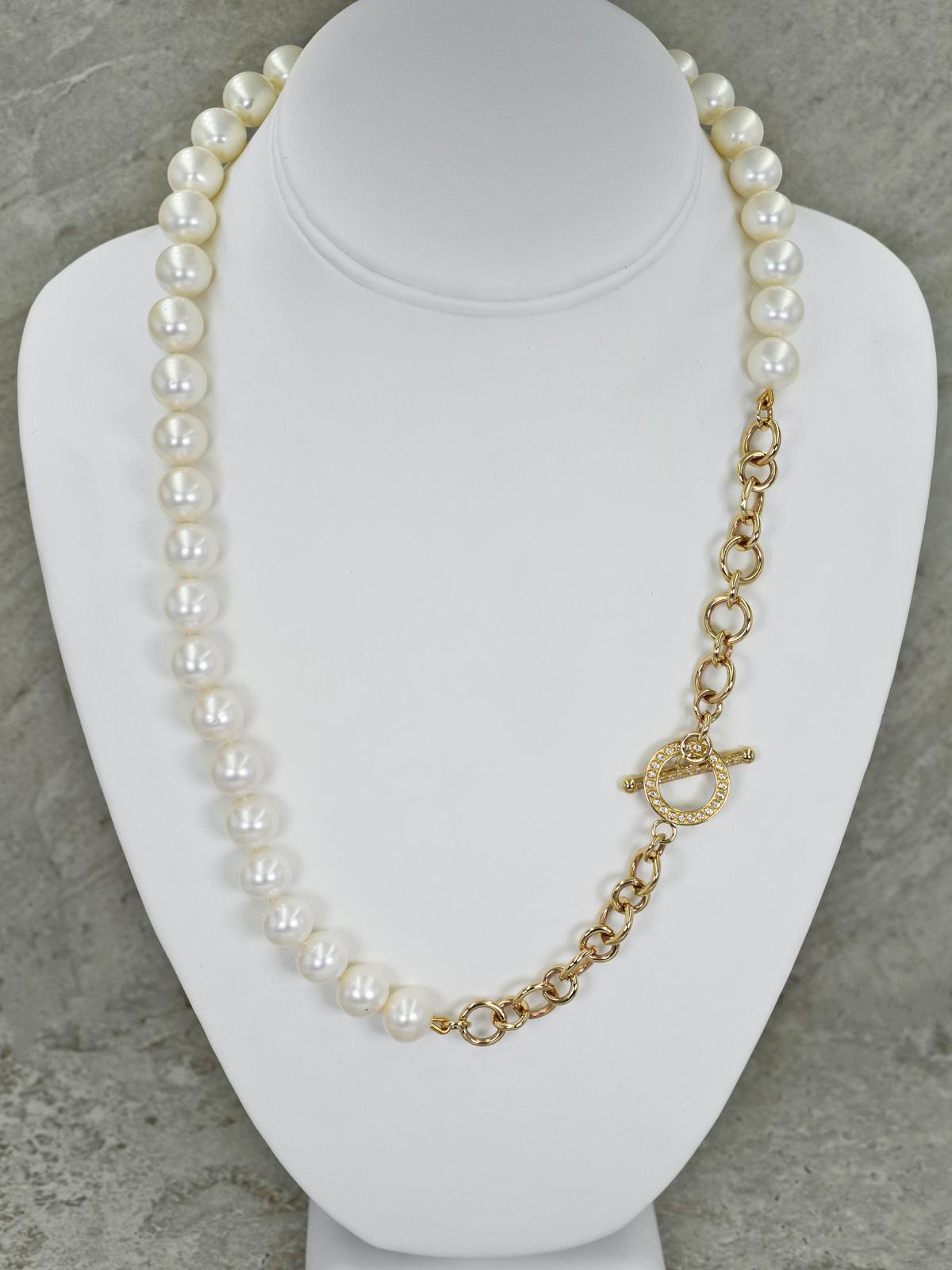 Contemporary Baroque Pearl, Diamond and 14 Karat Gold Beaded Pearl Pendant Necklace For Sale