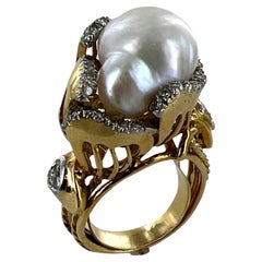 Vintage Baroque Pearl Diamond Floral 18 Karat Yellow Gold Cocktail Estate Ring