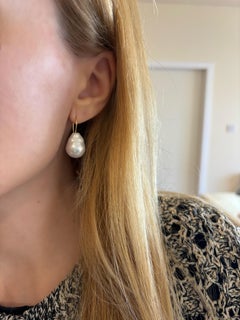 Drop Pearl Earrings with Baroque Pearls in 18K gold hook