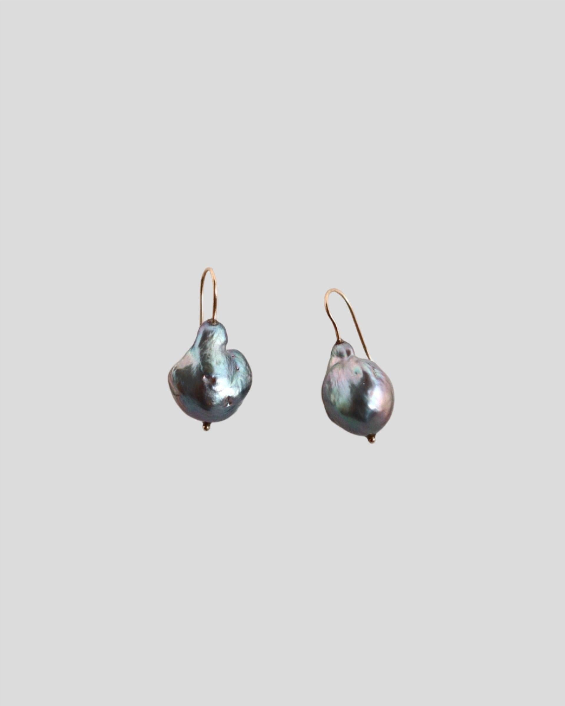 Bead Baroque pearl earrings For Sale