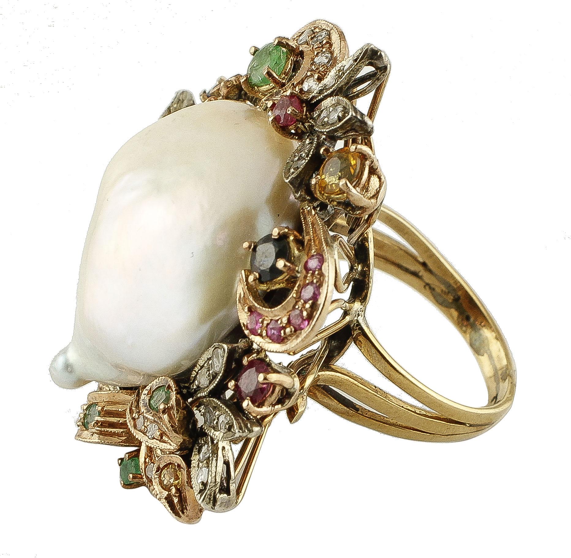SHIPPING POLICY:
No additional costs will be added to this order.
Shipping costs will be totally covered by the seller (customs duties included).


Beautiful retro cocktail ring in 9k rose gold and silver structure, mounted with a big baroque pearl