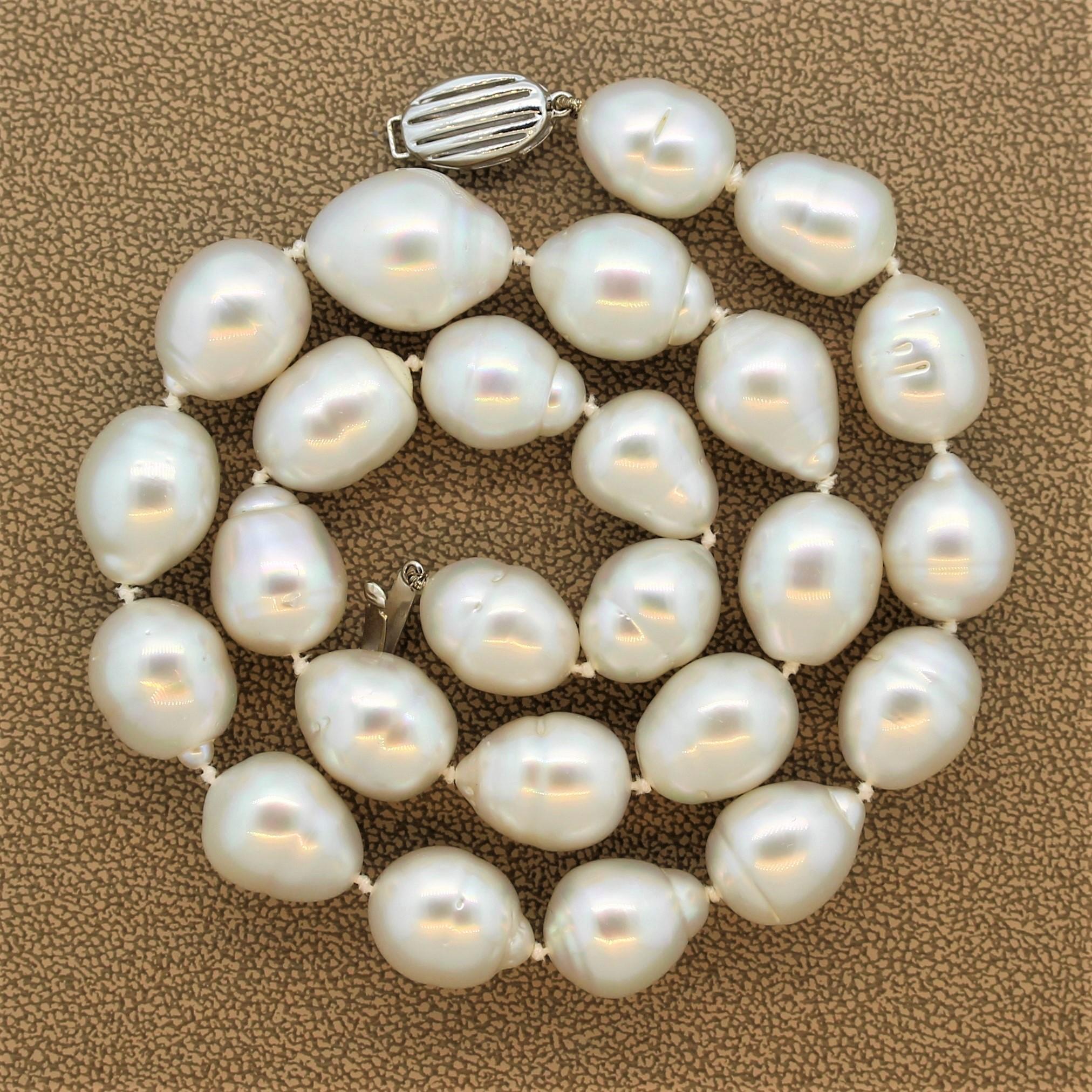 Baroque Pearl Gold Necklace For Sale 3