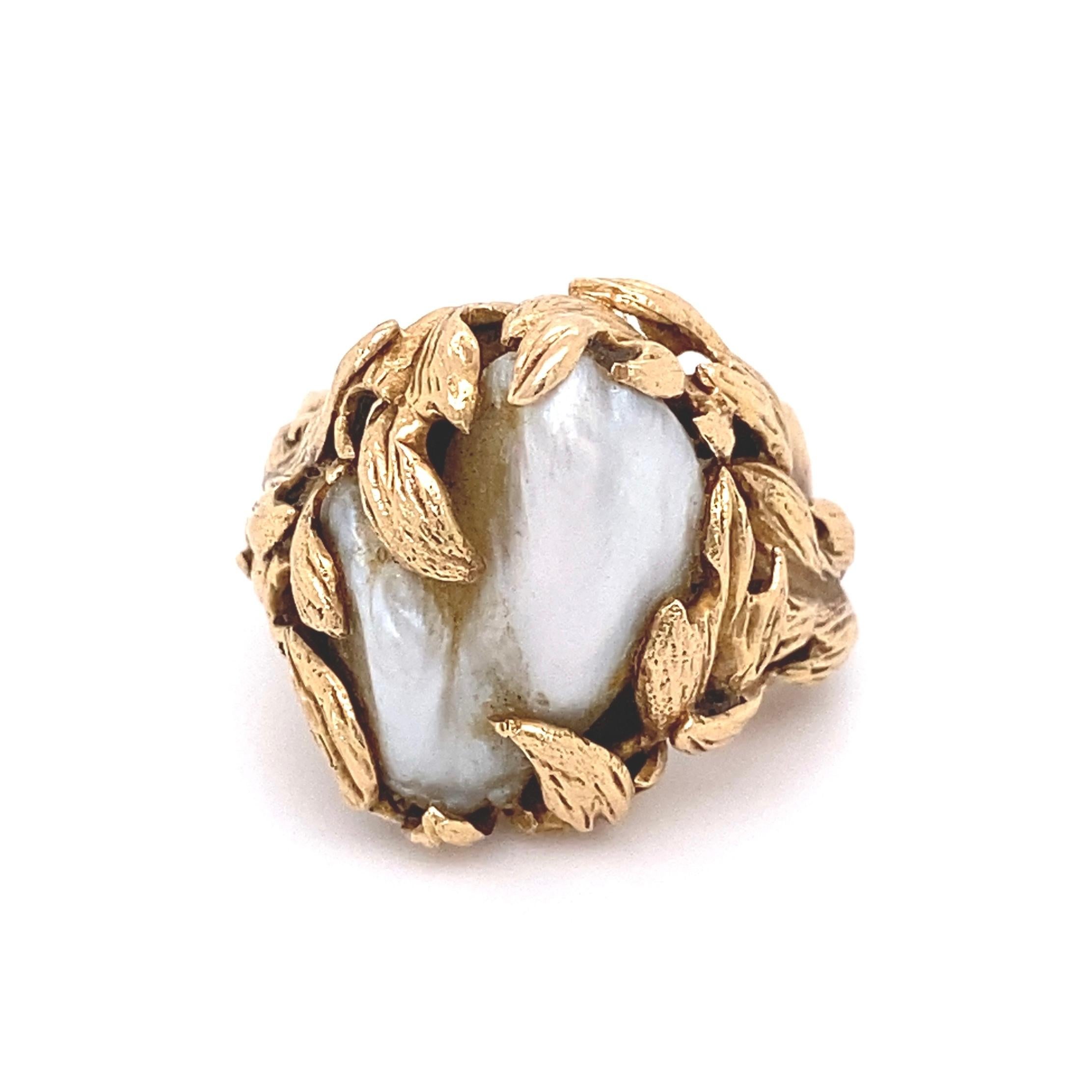 Beautiful and Stylish Baroque Pearl in Yellow Gold Leaves Design Ring. Measuring approx. 1.18