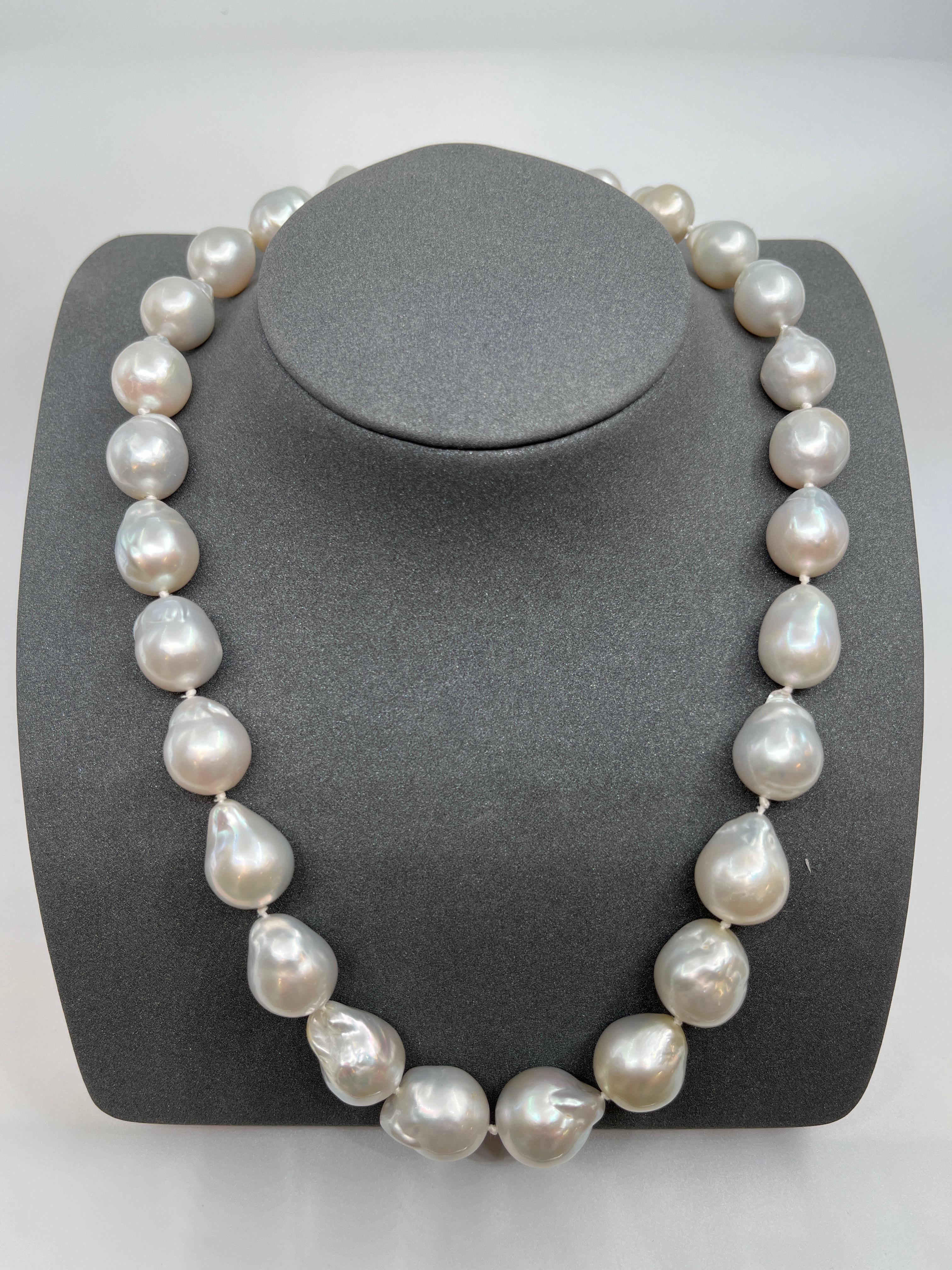 Baroque Pearl Necklace In New Condition For Sale In Chicago, IL