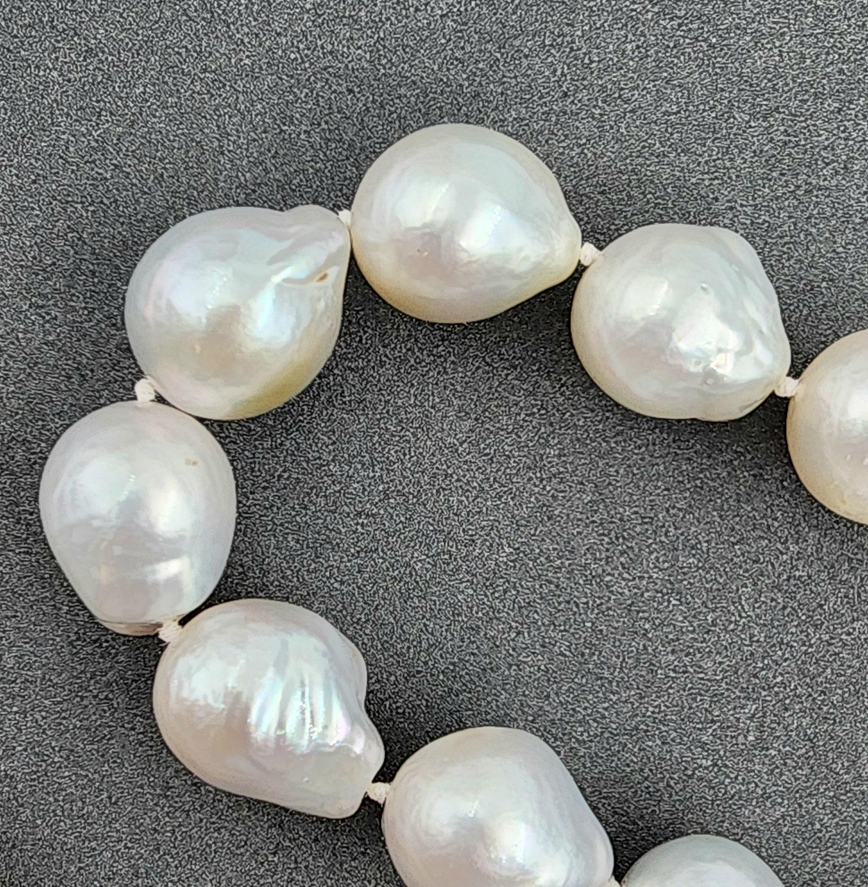 Collier perles baroques en vente 1