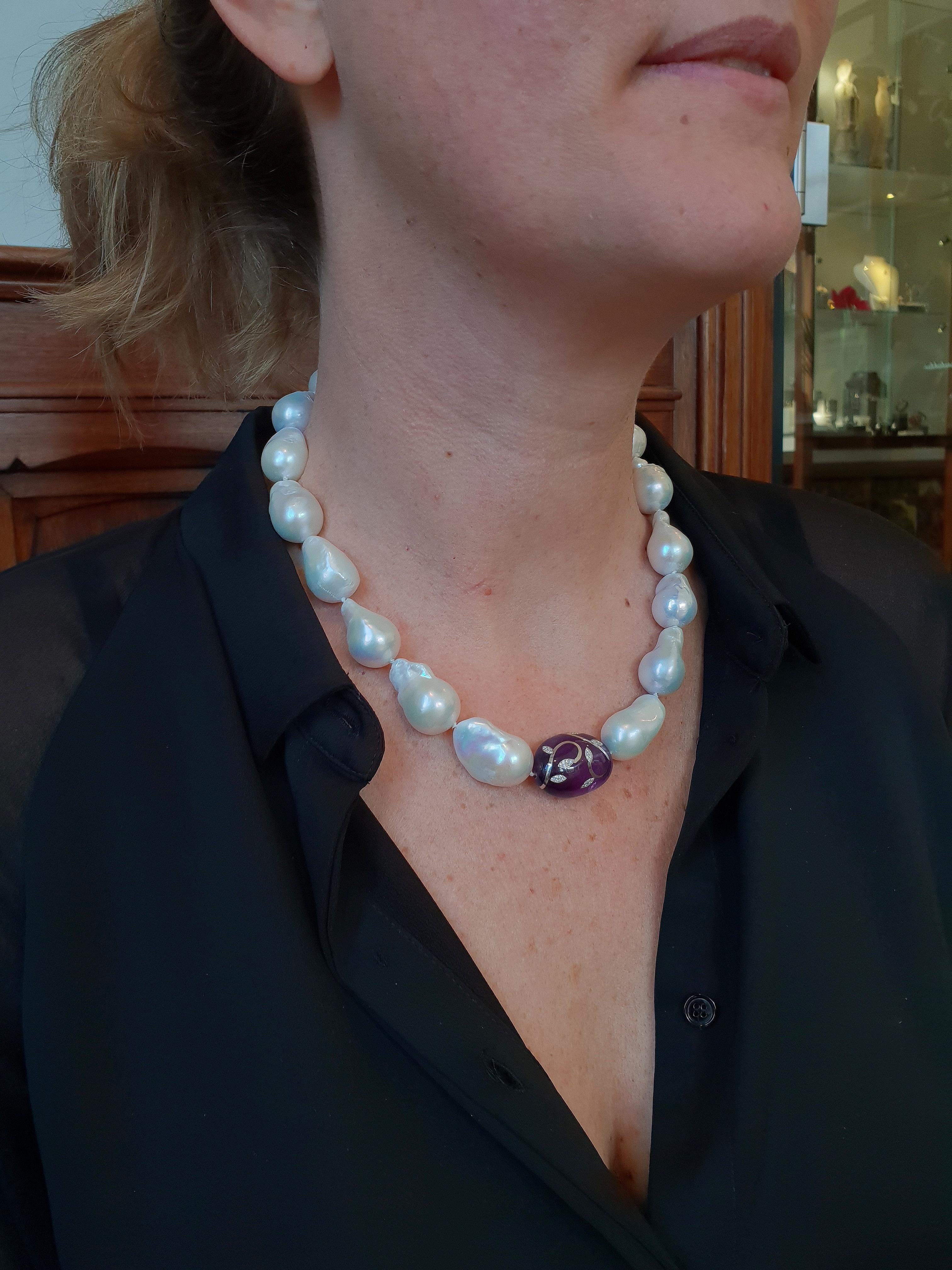 vintage baroque pearl necklace