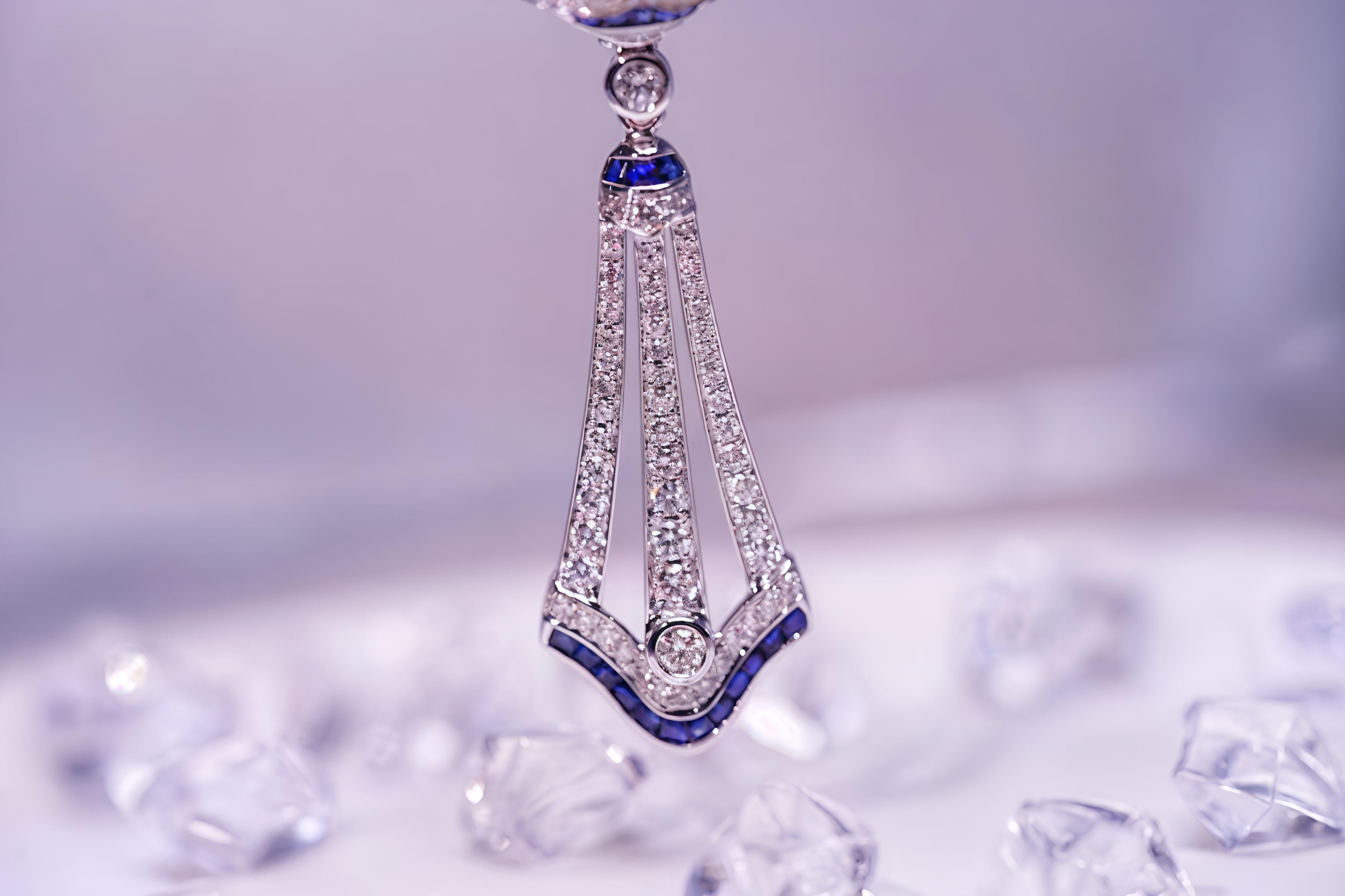 6.93 Carat Pearl Vivid Blue Sapphire and Diamond Pendant/Brooch In New Condition For Sale In Kowloon, HK