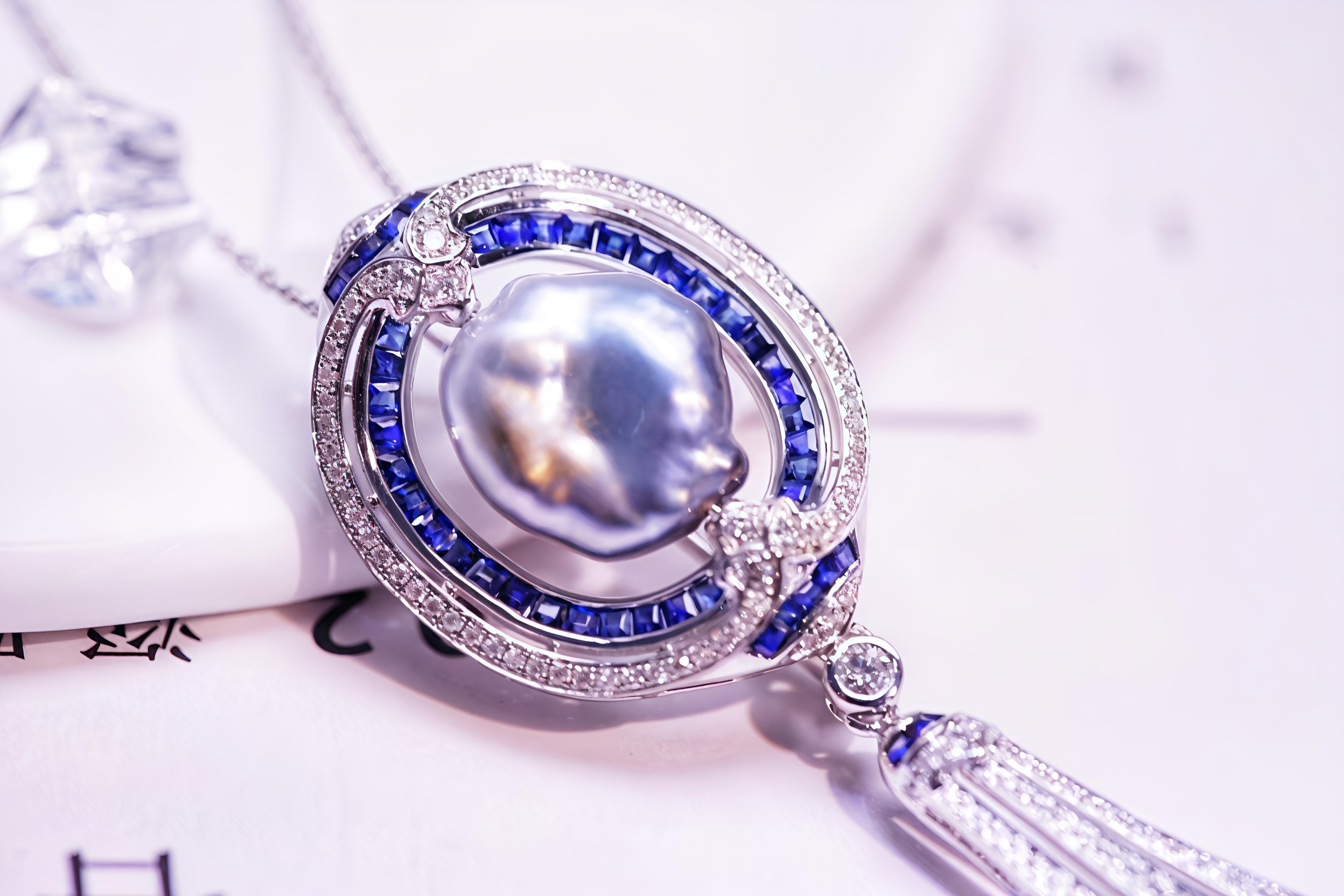 6.93 Carat Pearl Vivid Blue Sapphire and Diamond Pendant/Brooch For Sale 1