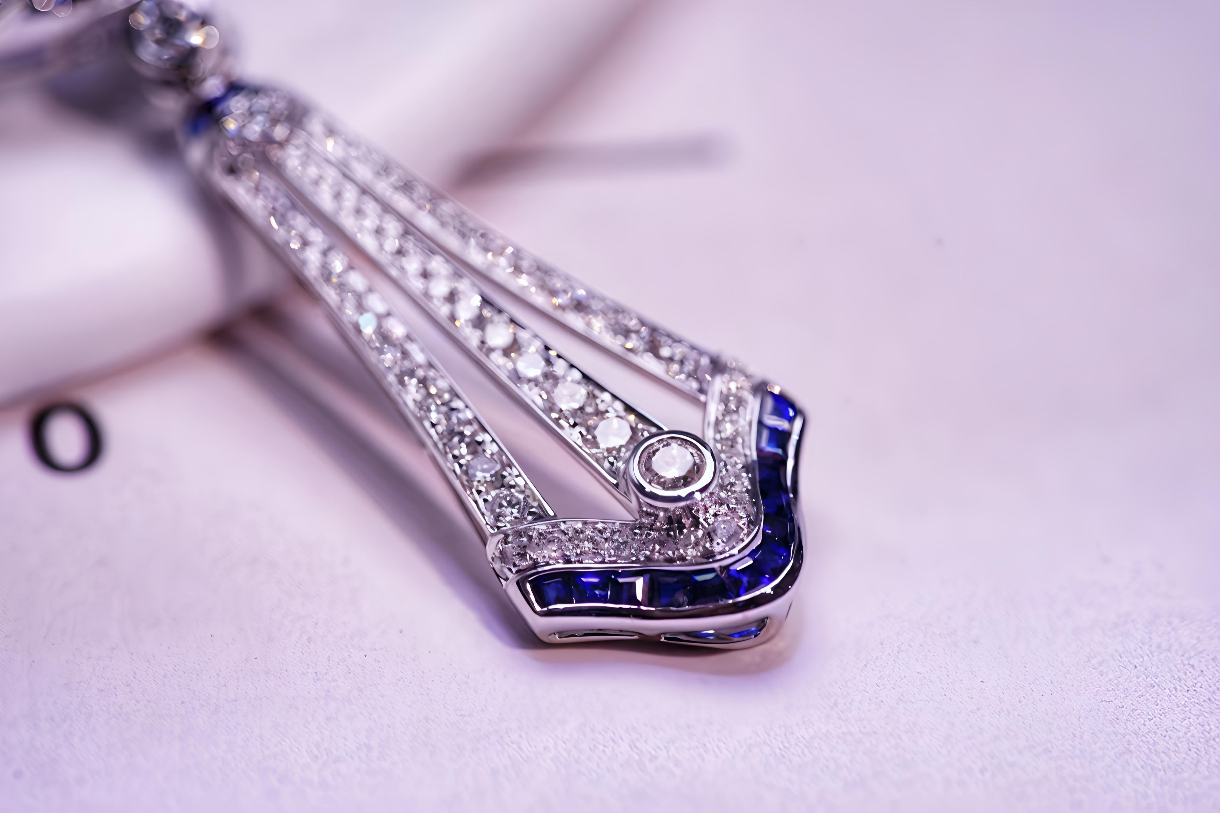 6.93 Carat Pearl Vivid Blue Sapphire and Diamond Pendant/Brooch For Sale 2