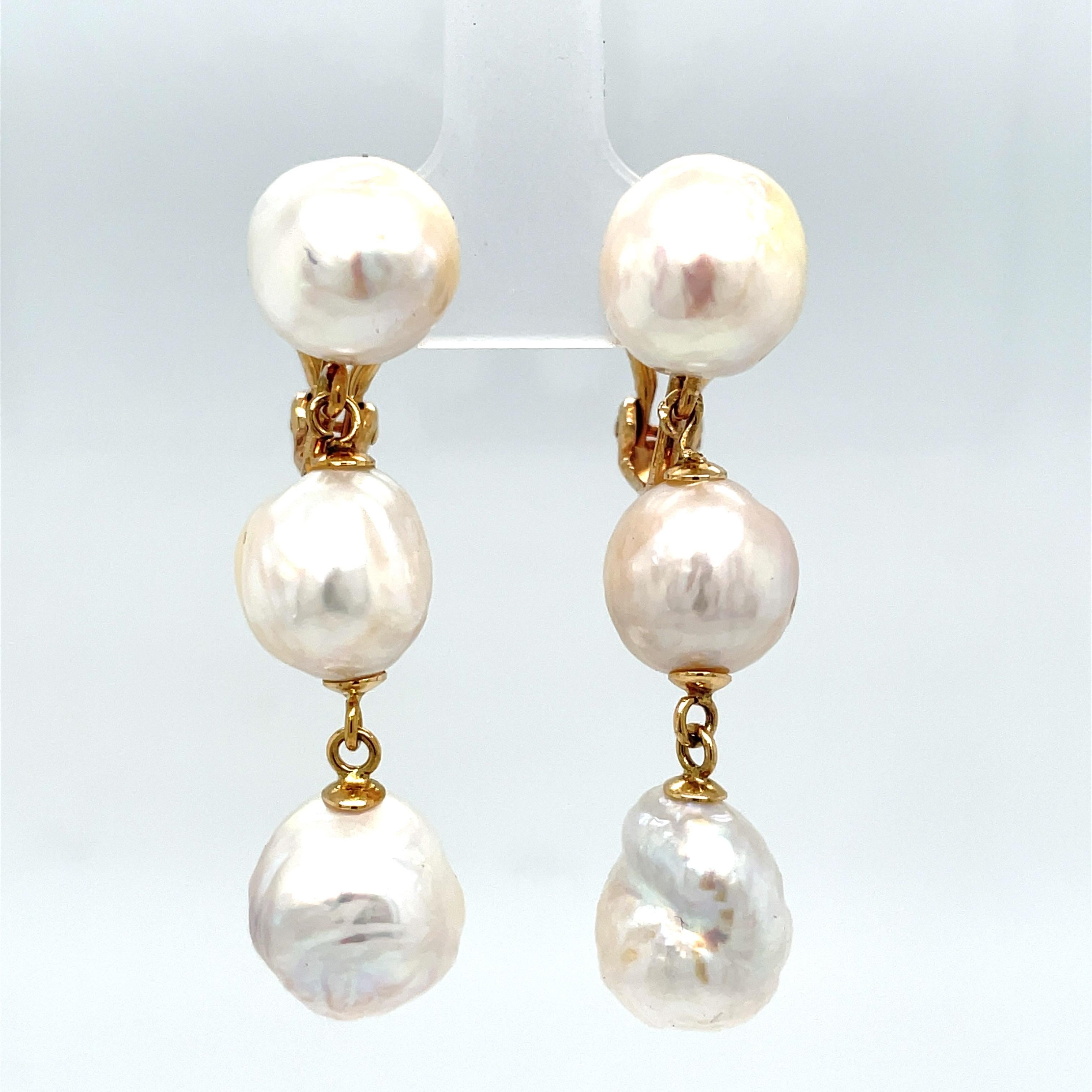Boucles d'oreilles en or jaune 14 carats à triple goutte de perles baroques en vente 2