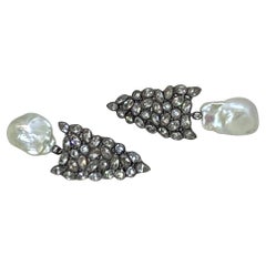 Orecchini con perle barocche e CZ