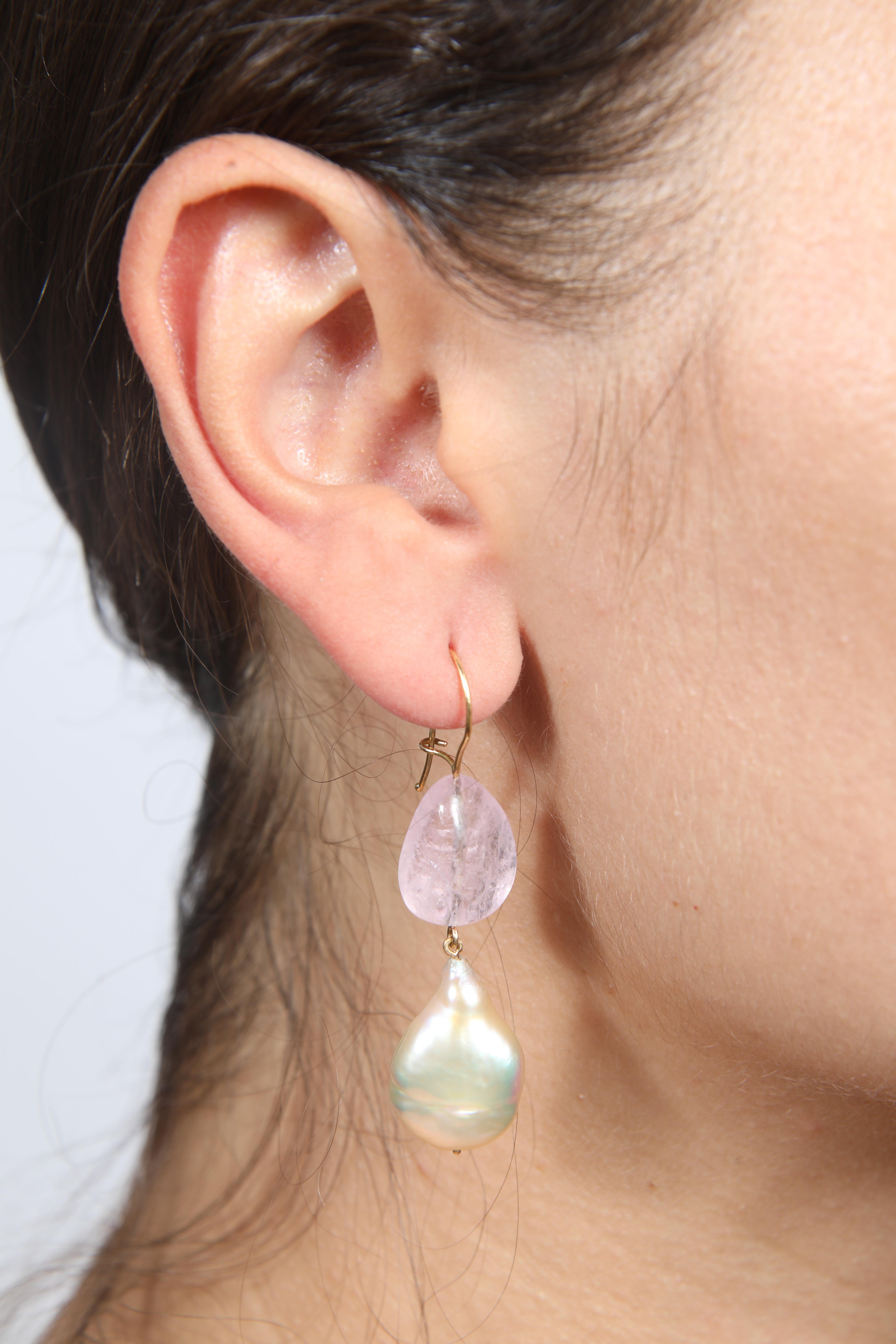 Baroque Pearls Earrings Set with Pink Beryls Tumbles by Marion Jeantet In New Condition In Paris, FR
