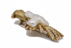 Baroque Pearls, Emerald, Diamonds, 18 Kt Yellow Gold Parot Brooch.