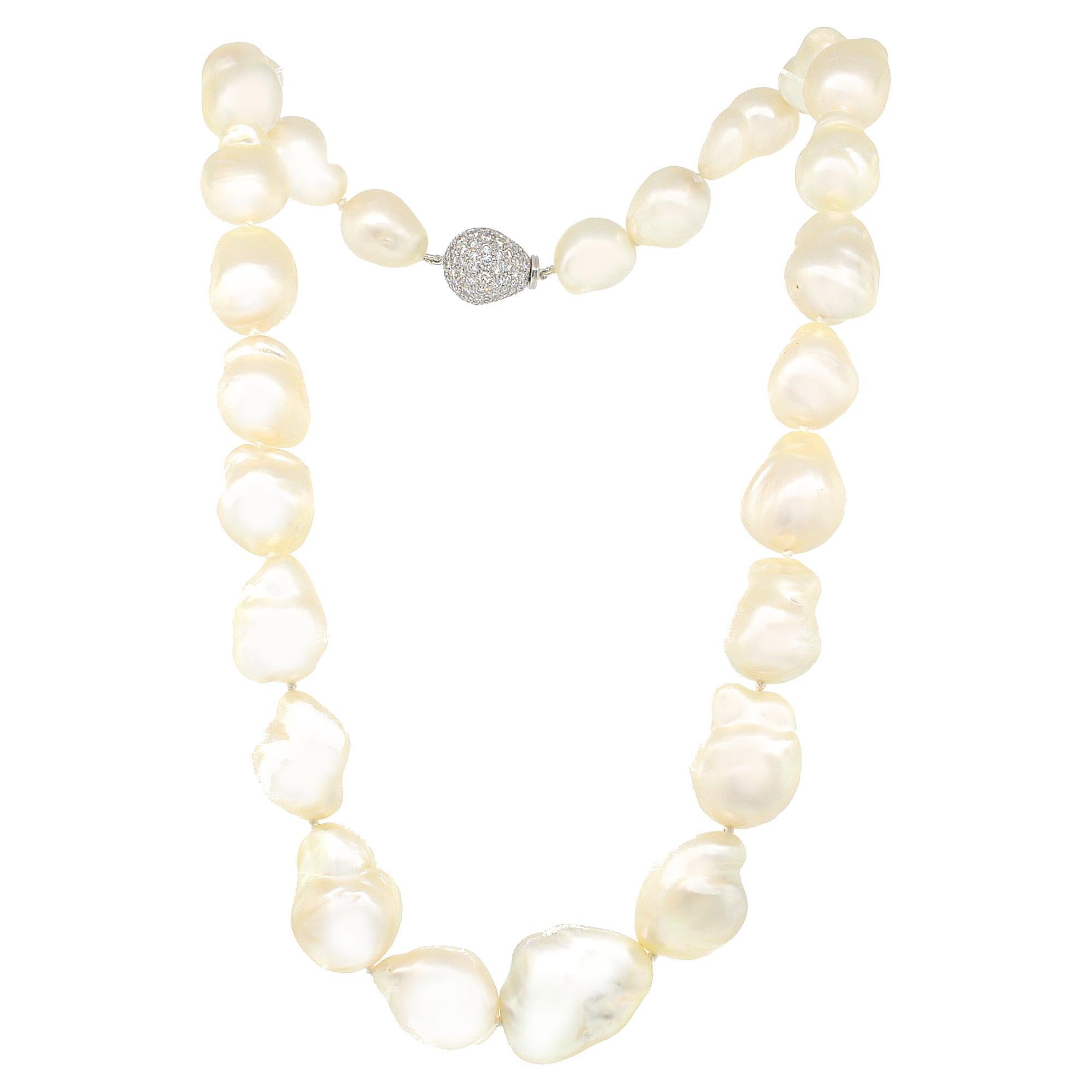 Baroque Pearls Necklace with Diamond Clasp