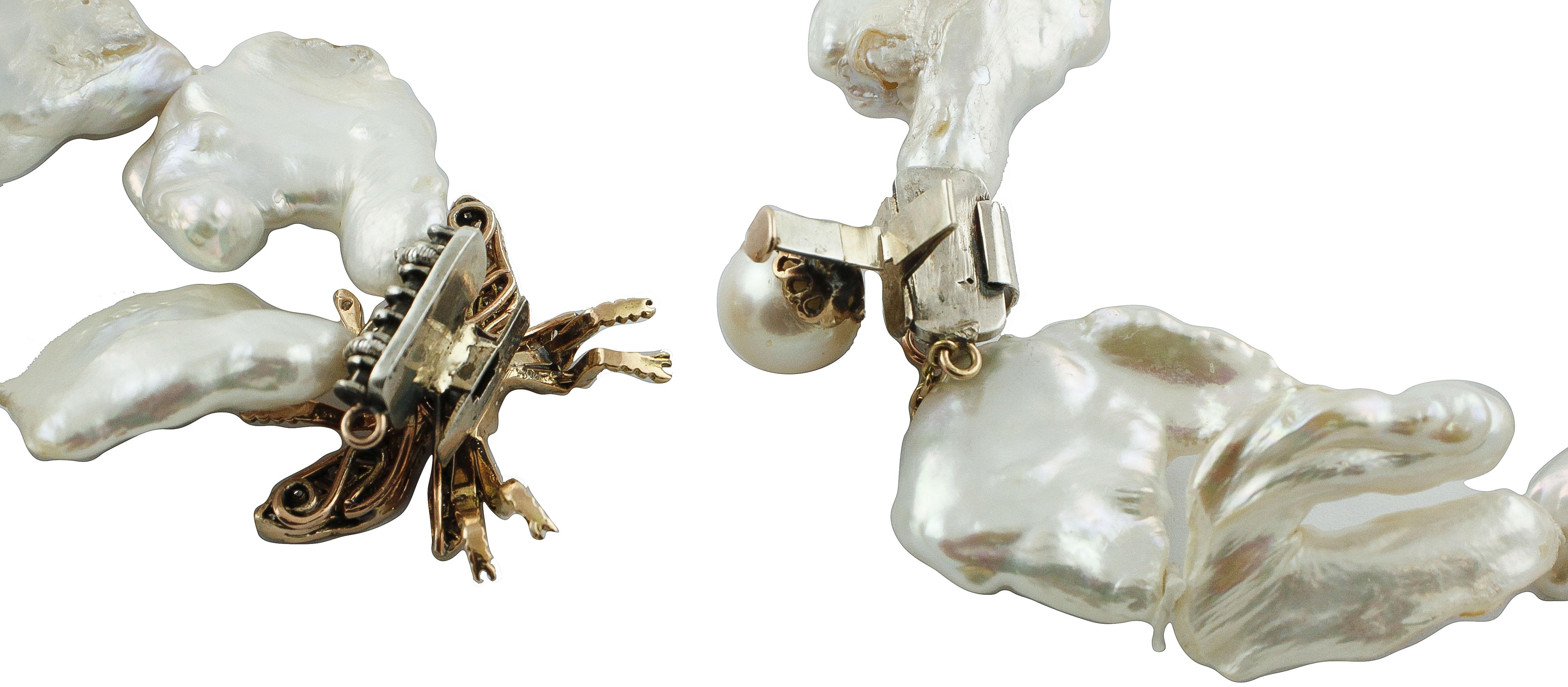 Barocke Perlen Weiß Schwarze Diamanten Granate Rose Gold Silber Fliegenschließe Halskette (Rundschliff) im Angebot