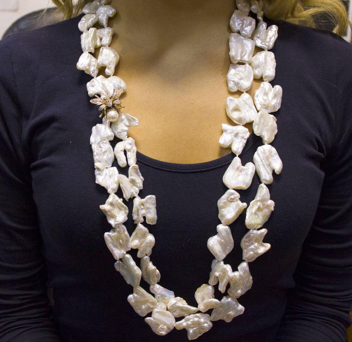 Barocke Perlen Weiß Schwarze Diamanten Granate Rose Gold Silber Fliegenschließe Halskette im Zustand „Hervorragend“ im Angebot in Marcianise, Marcianise (CE)