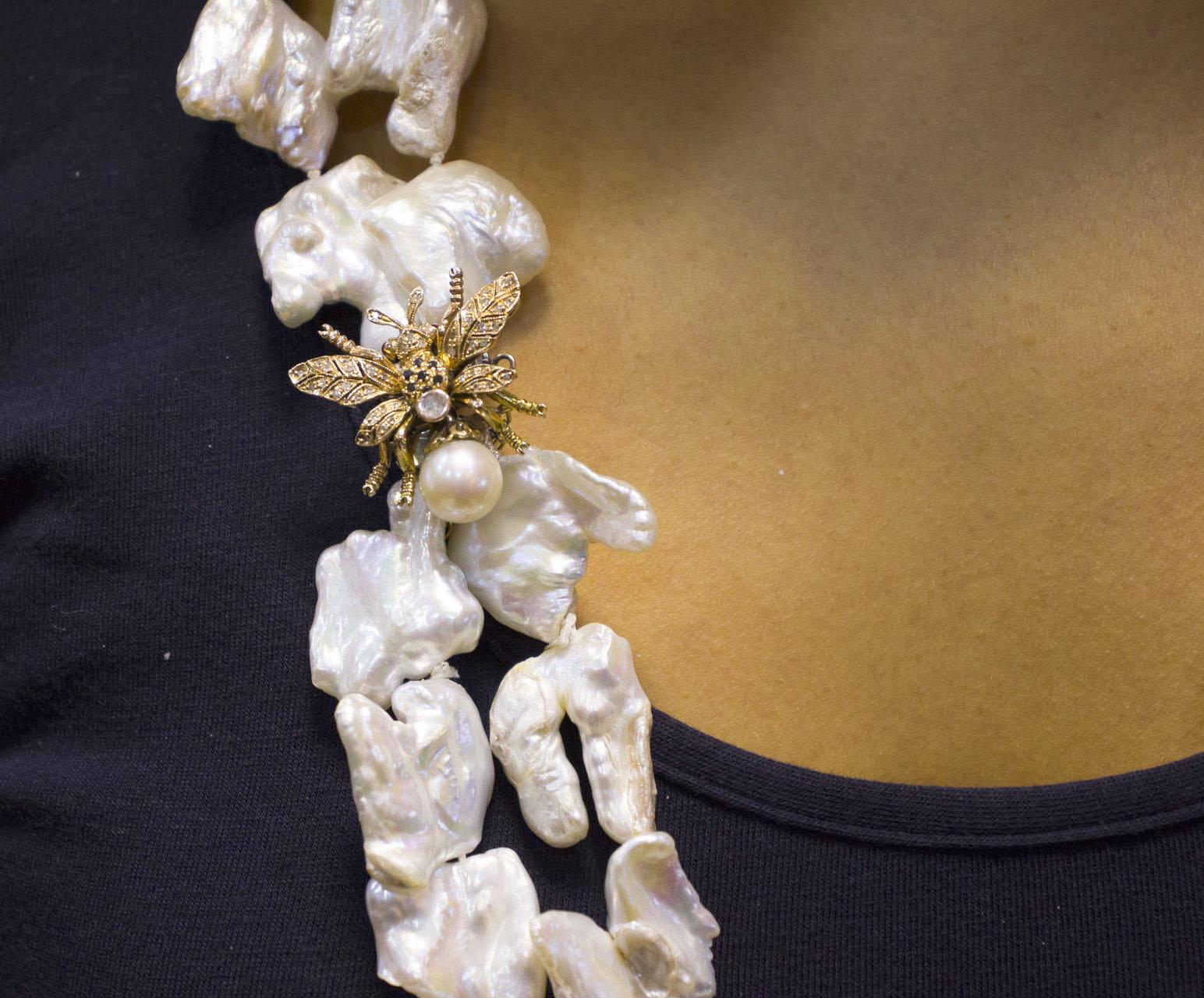 Barocke Perlen Weiß Schwarze Diamanten Granate Rose Gold Silber Fliegenschließe Halskette im Angebot 1