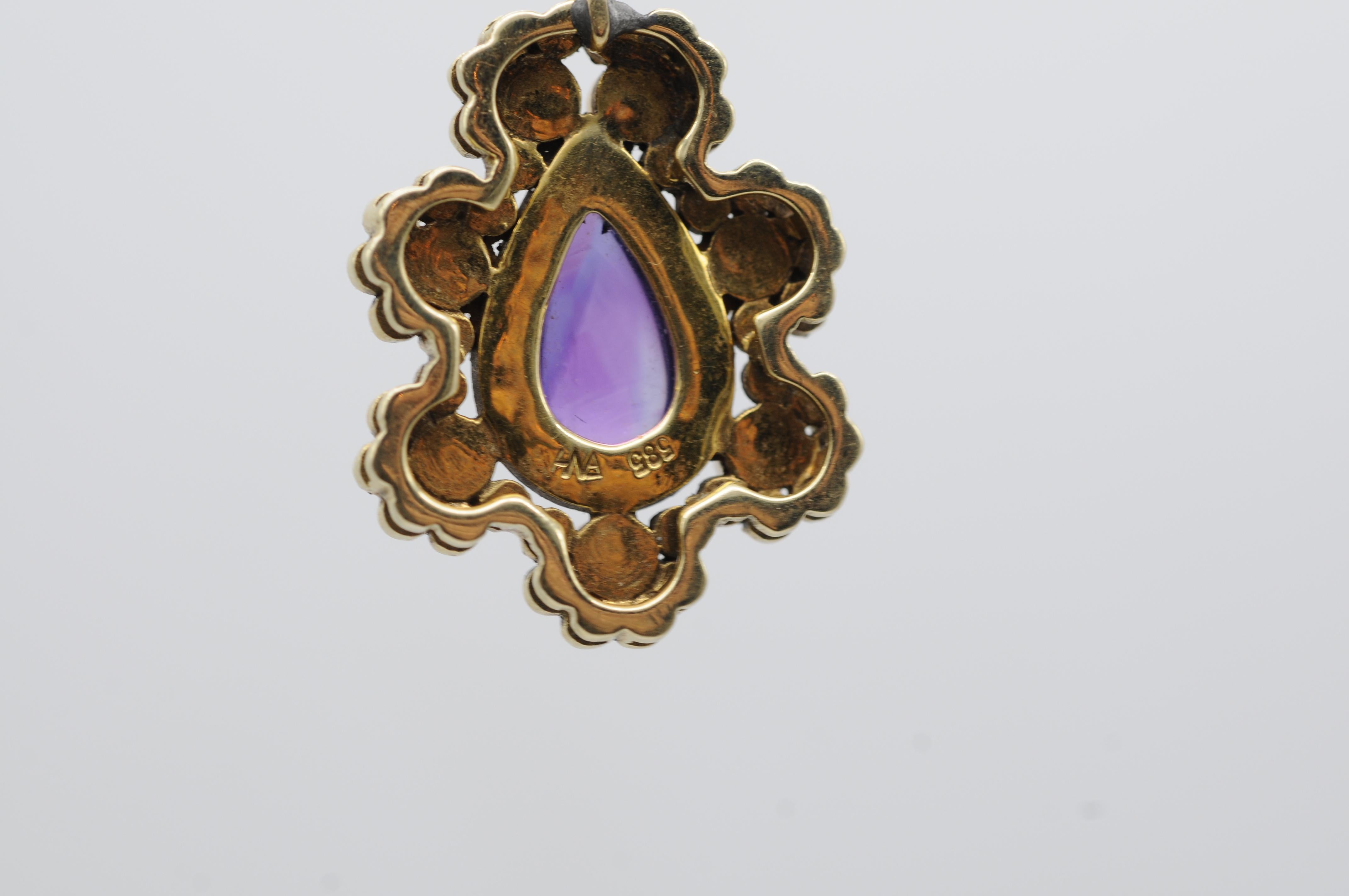 Ciondolo barocco con perle di ametista e crisoprasio realizzato in oro 14k in vendita 2