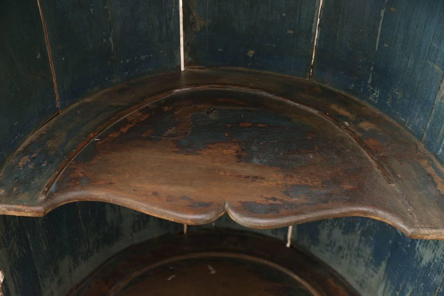 Hand-Carved Baroque Period Cupboard Niche Painted in Dark Blue For Sale