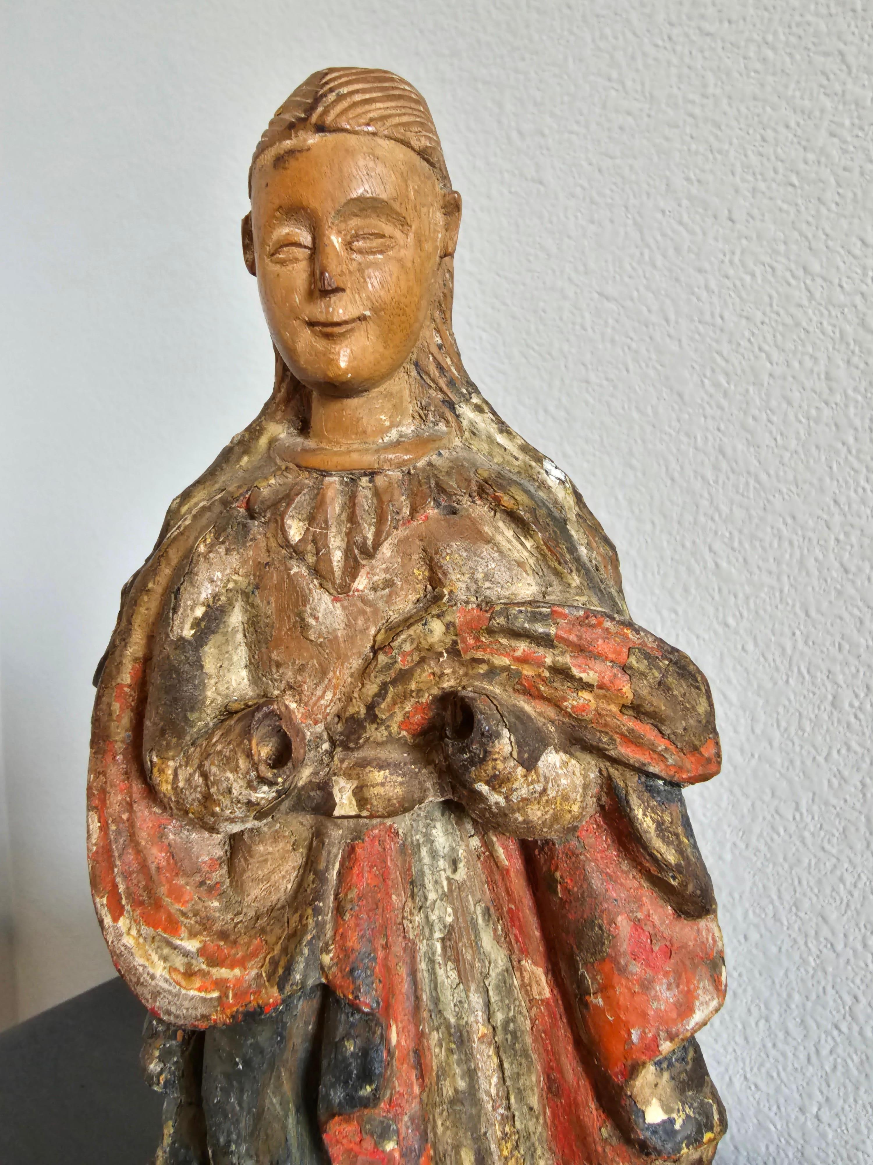 Figure d'autel Sainte-Espagne polychrome sculptée d'époque baroque européenne  en vente 9