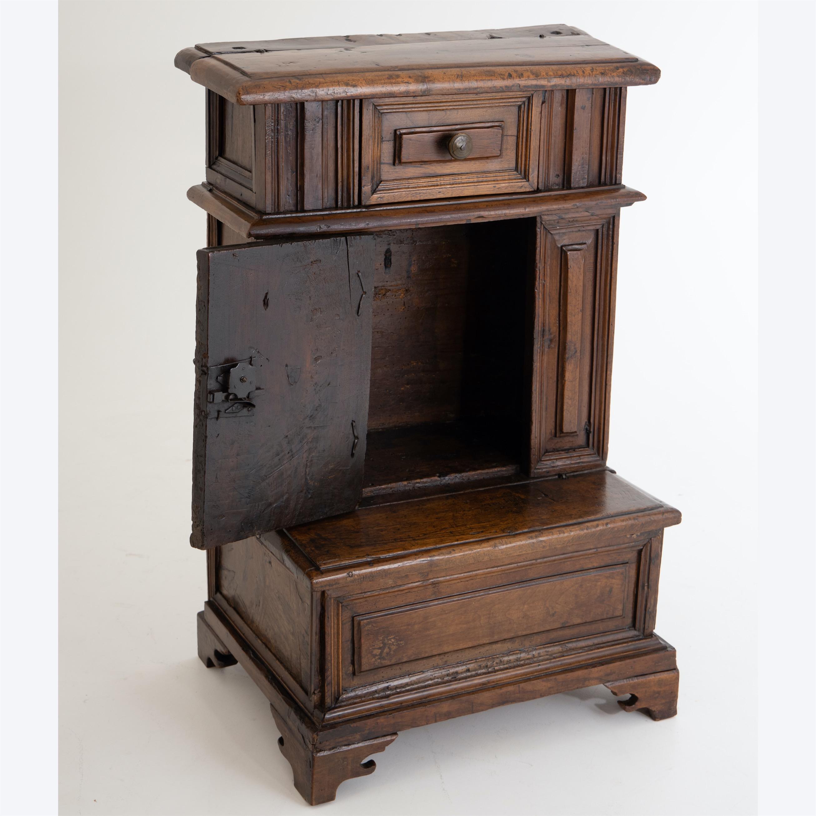 Baroque Prayer Chair, Walnut, 18th Century 3
