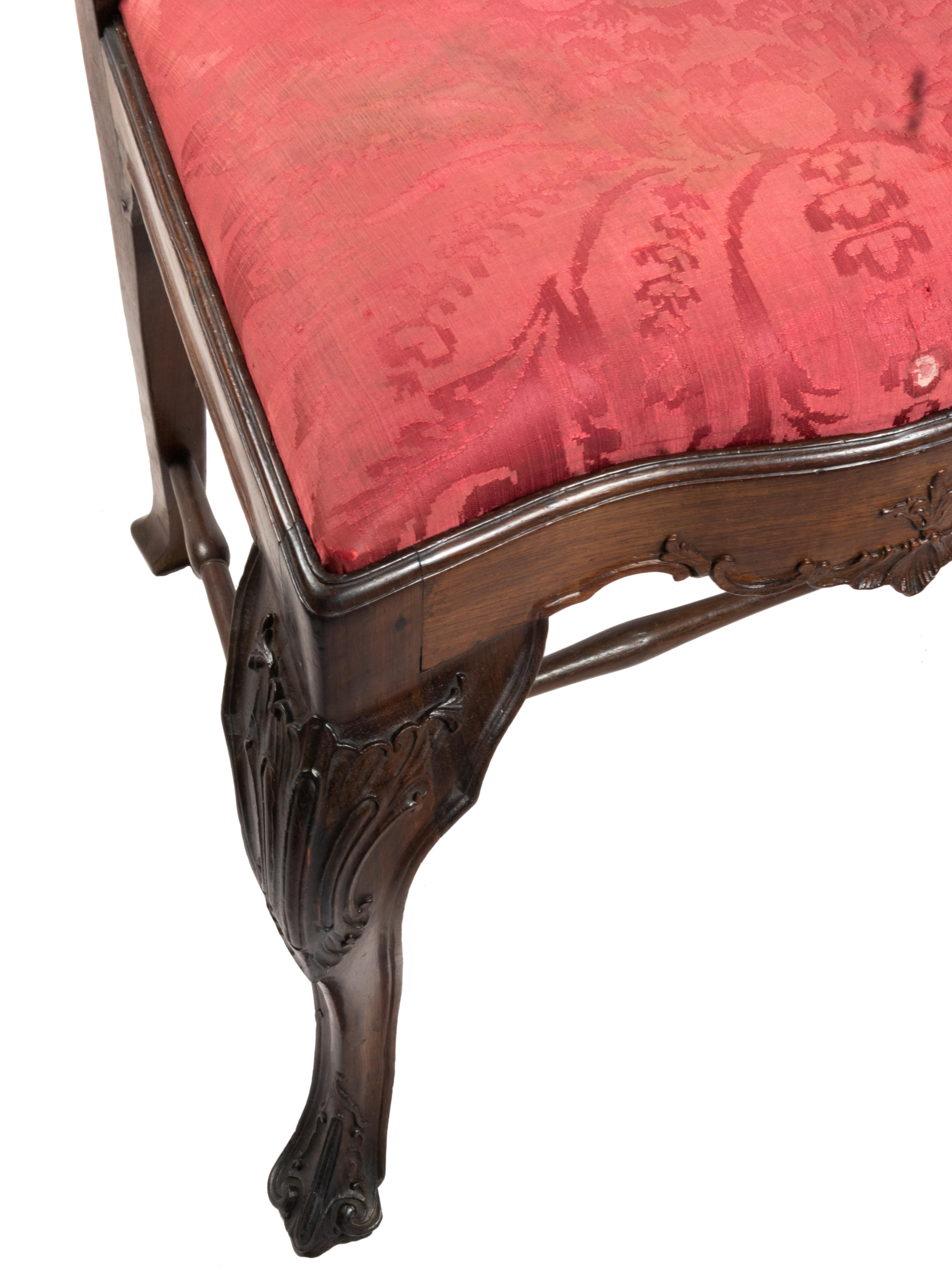 Baroque Red Damask Portuguese Chair, 18th Century For Sale 6