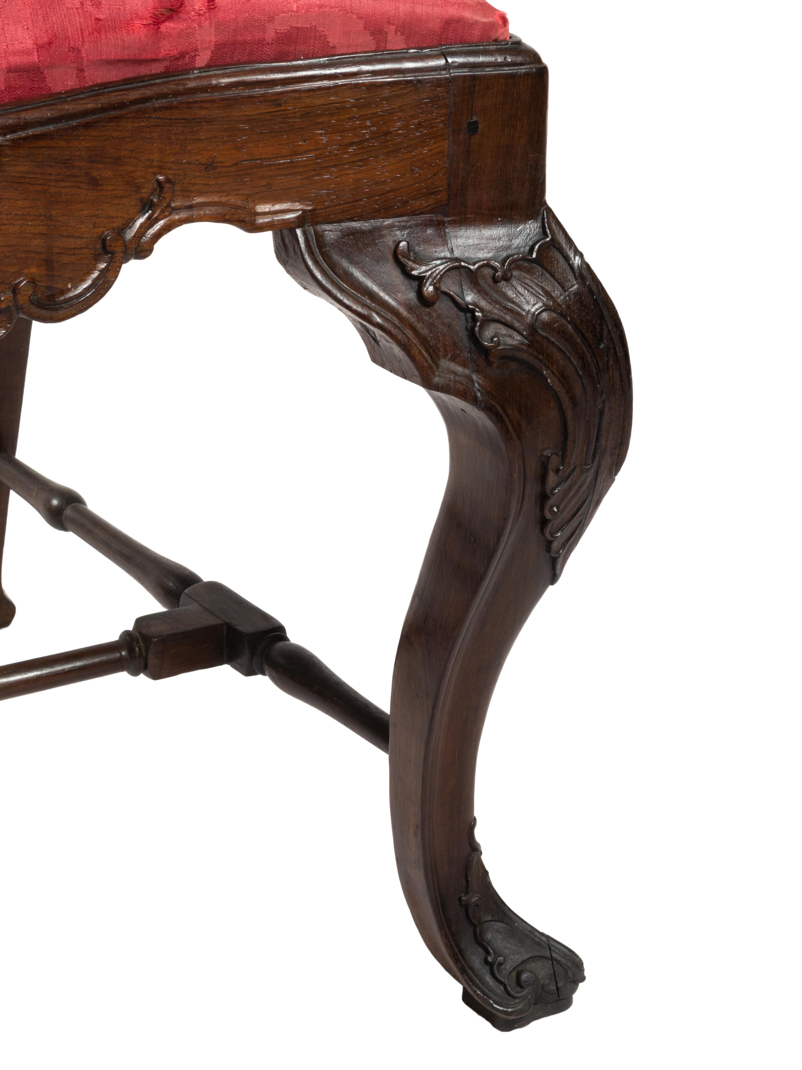 Chaise portugaise baroque en damas rouge, 18ème siècle en vente 5