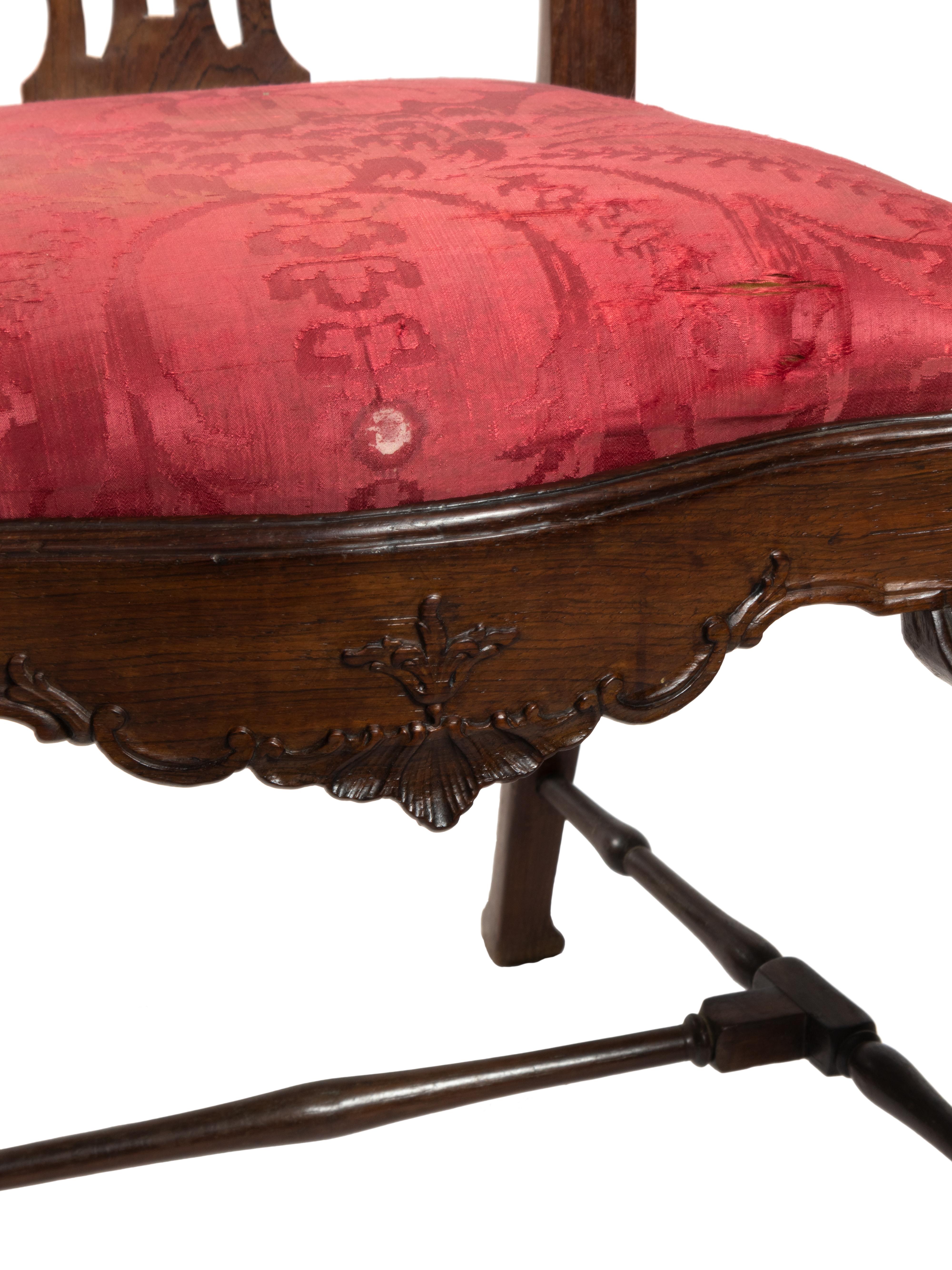 Baroque Red Damask Portuguese Chair, 18th Century For Sale 14