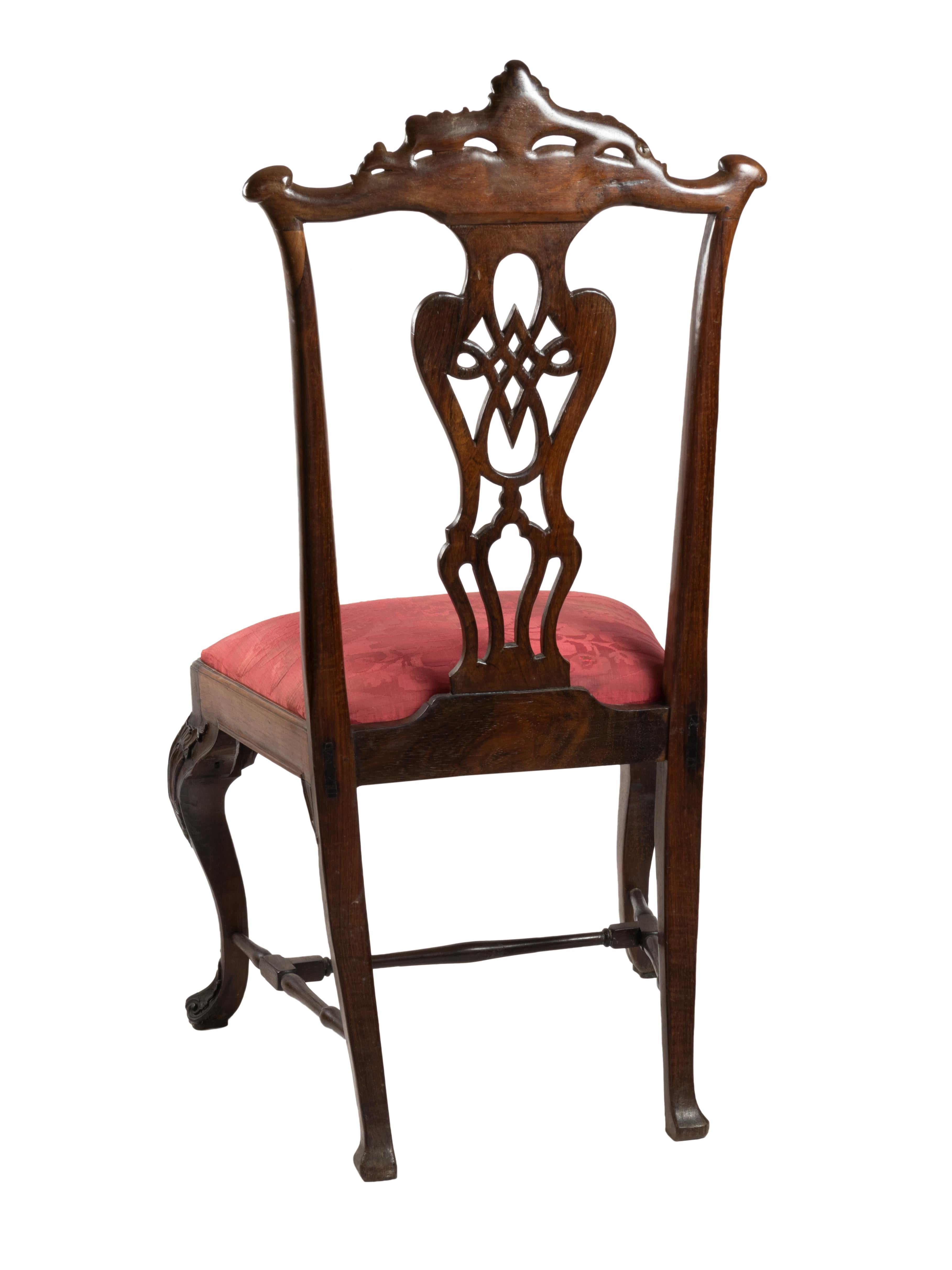 18th Century and Earlier Baroque Red Damask Portuguese Chair, 18th Century For Sale