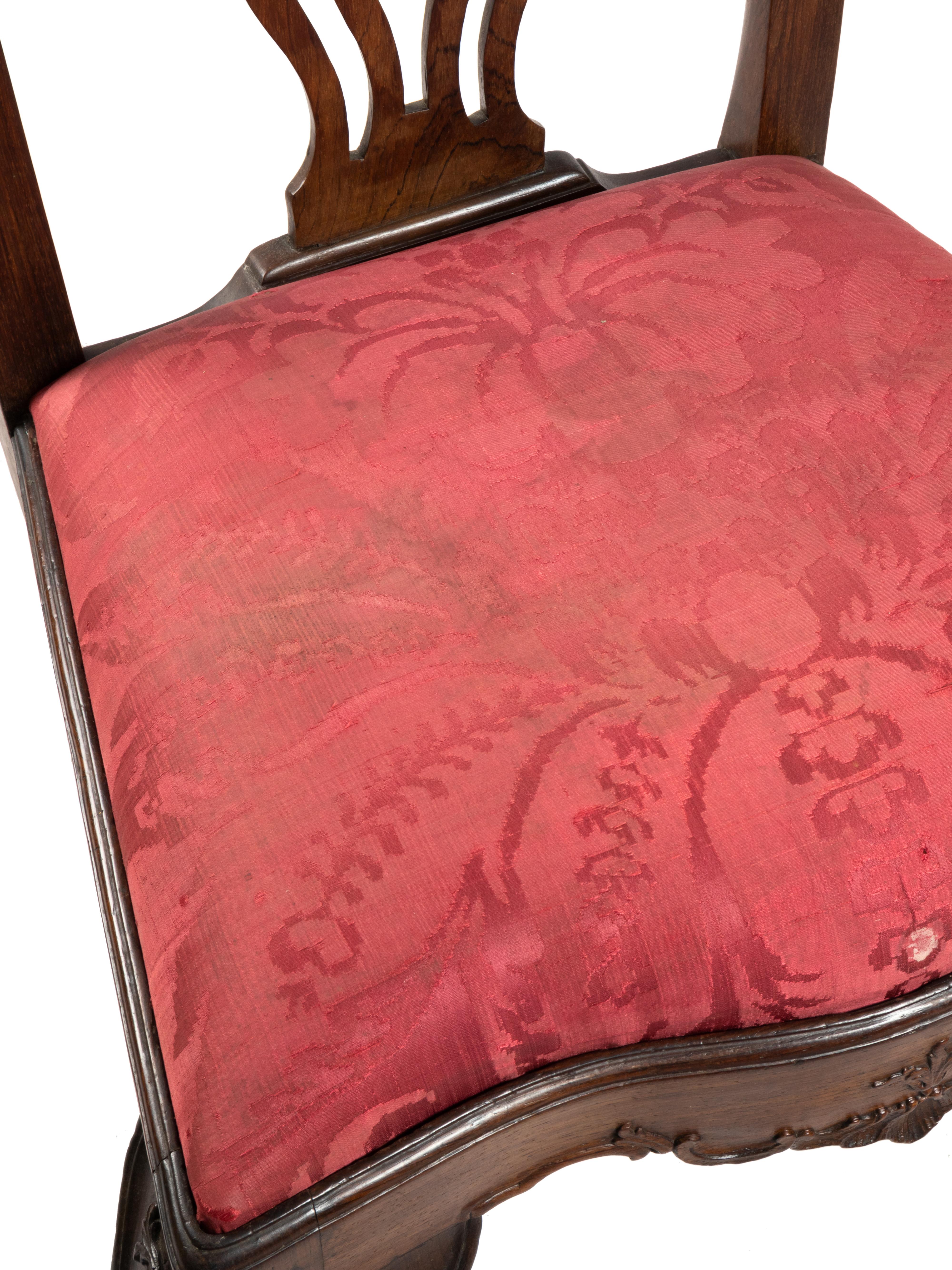 Damas Chaise portugaise baroque en damas rouge, 18ème siècle en vente