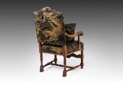 Fauteuil de style néo-baroque ancien en Oak sculpté, avec accoudoirs en volutes et dossier sculpté