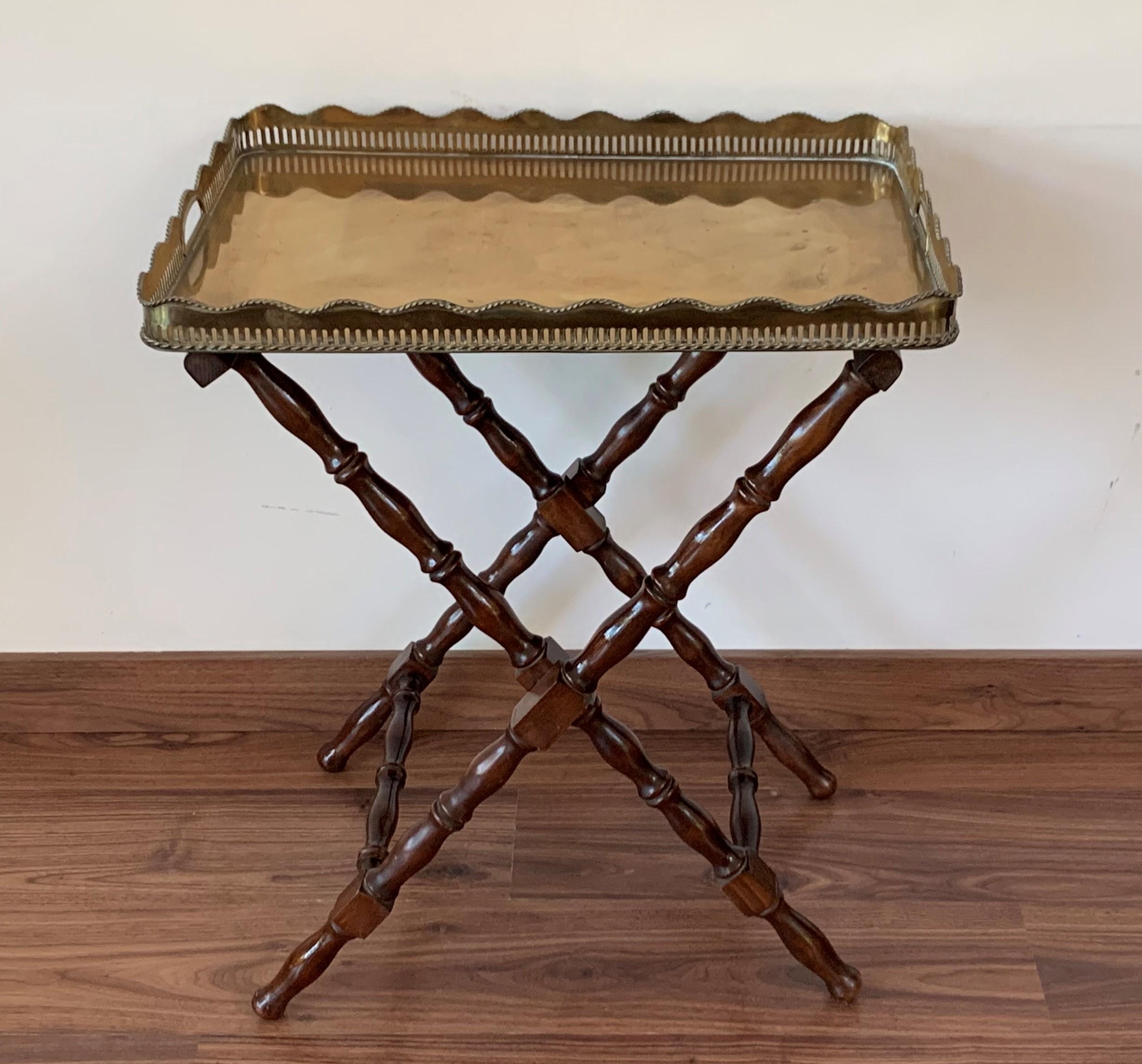 Baroque Revival Table with Removable Brass Tray, France, circa 1940 In Good Condition In Miami, FL