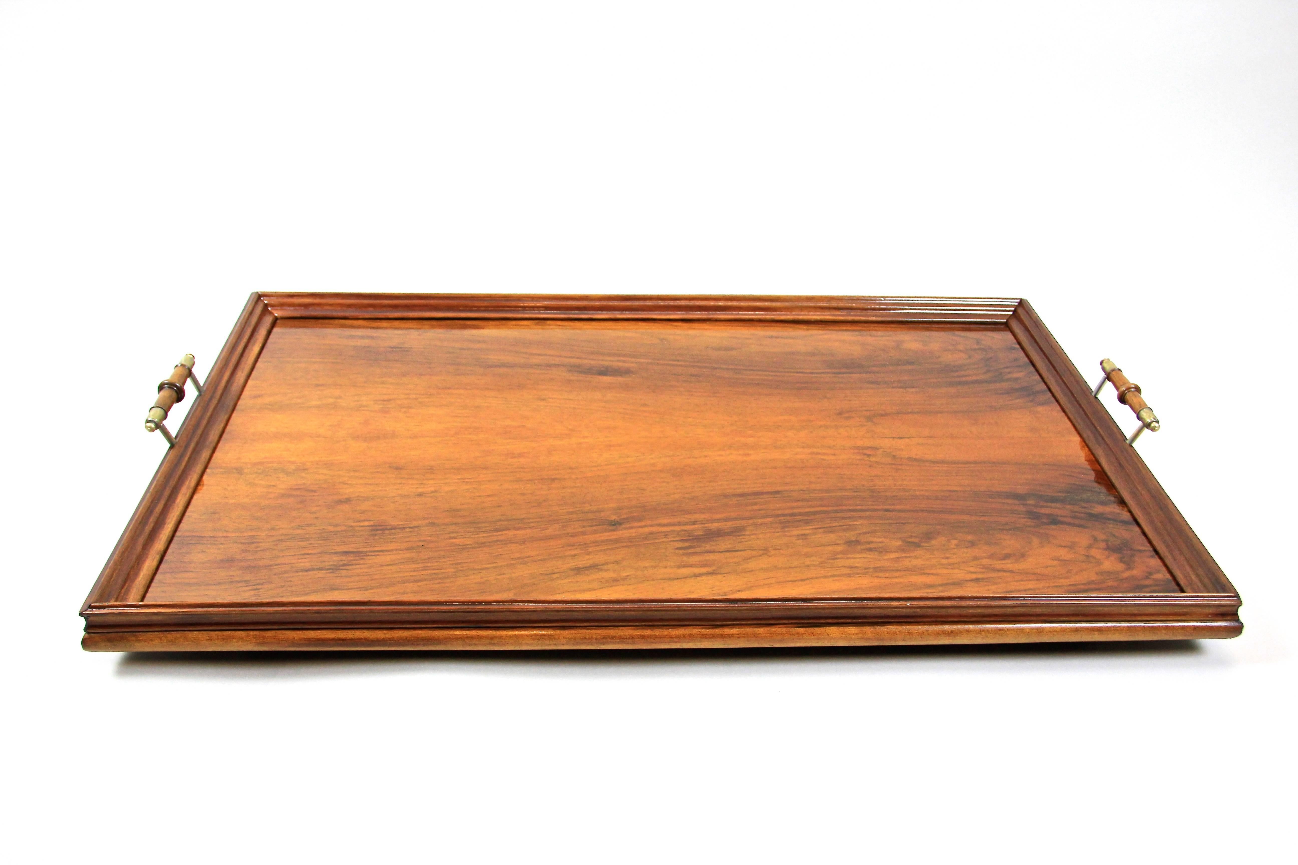 Barock-Revival-Tisch mit abnehmbarem Tablett Nussholz:: Österreich:: um 1870 im Angebot 1