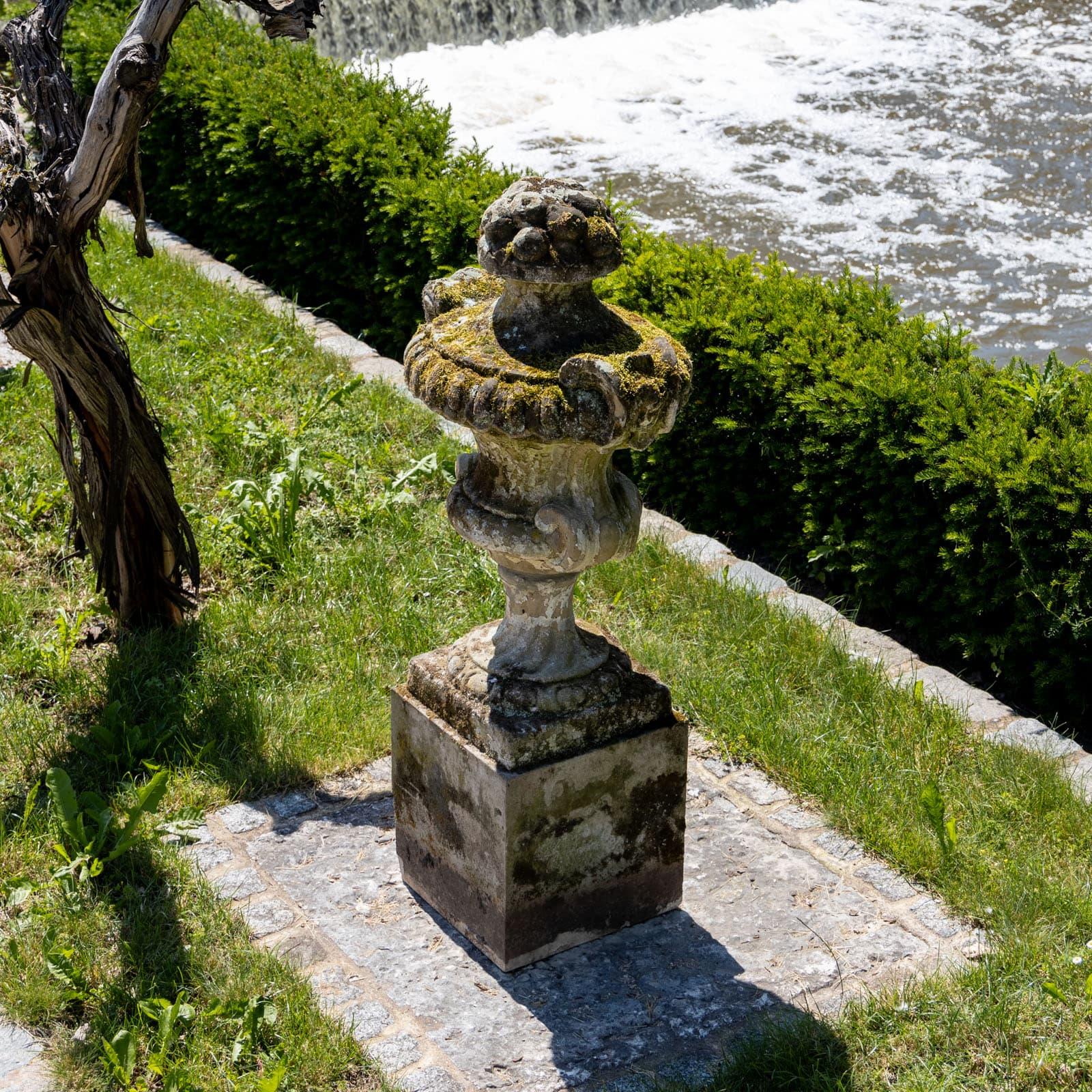 Baroque Urne de jardin baroque en grès, vers 1770 en vente