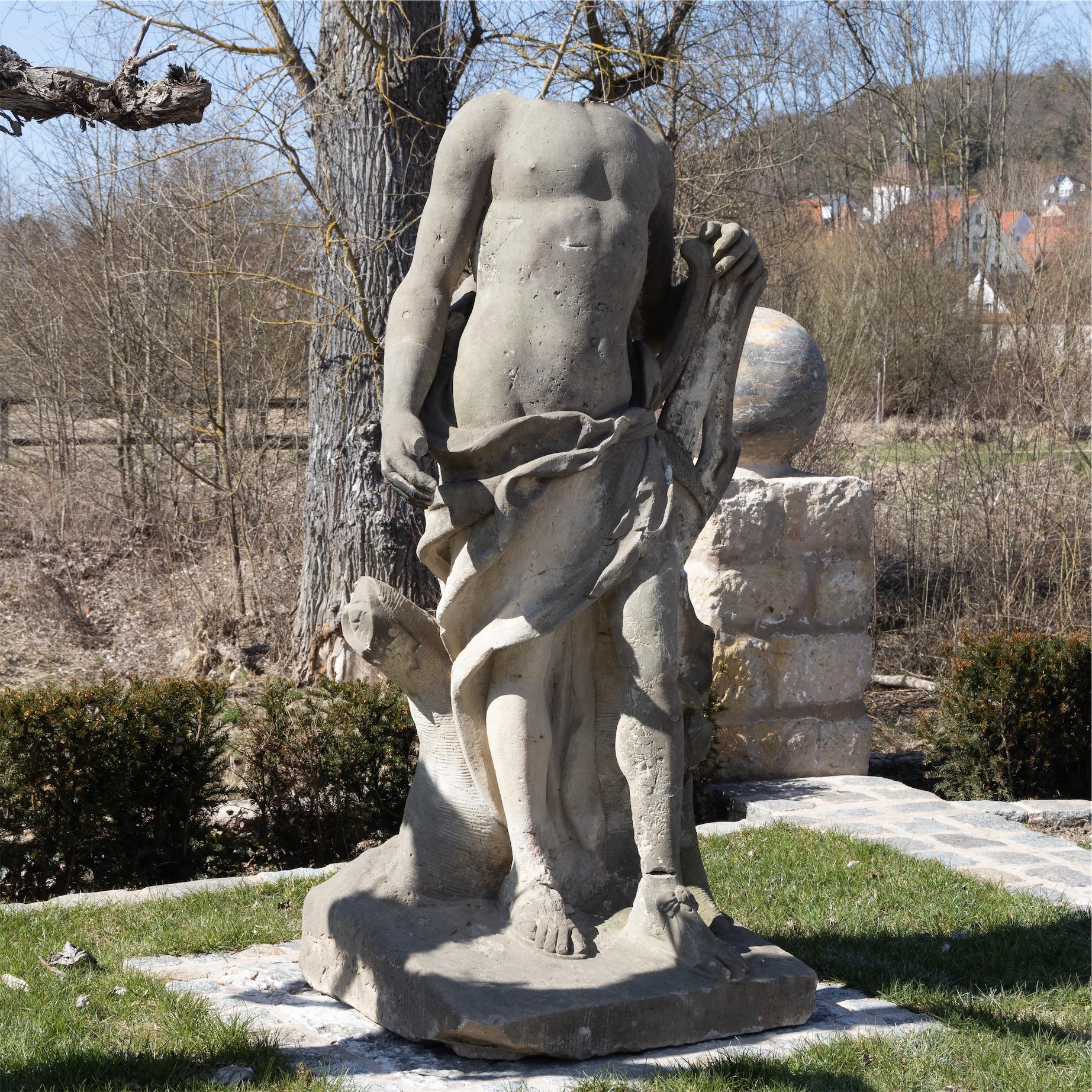 Barocke Sandstein-Skulptur, 18. Jahrhundert im Angebot 1
