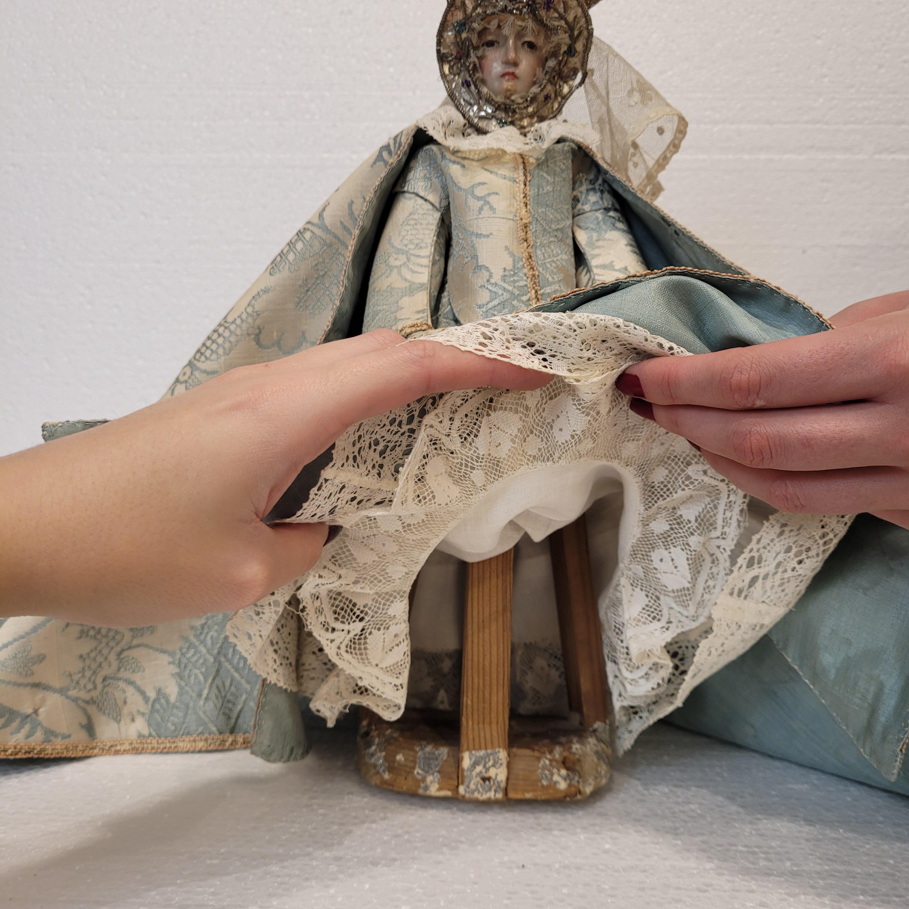 Sculpture baroque Image habillée Vierge Marie couronnée, Vierge Reine Spain en vente 4