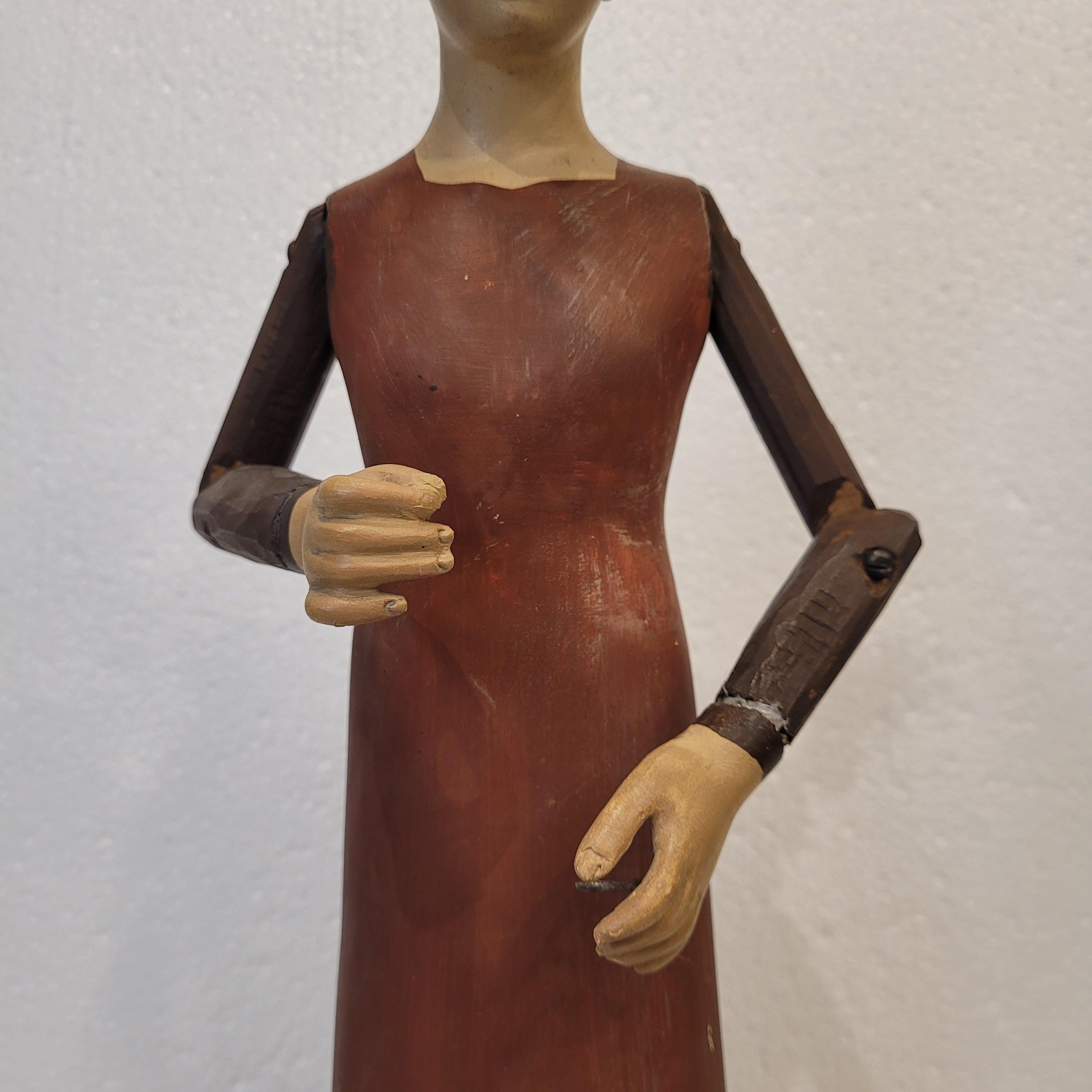 Fin du XVIIIe siècle Sculpture baroque de la Vierge avec une couronne en bois, Espagne en vente