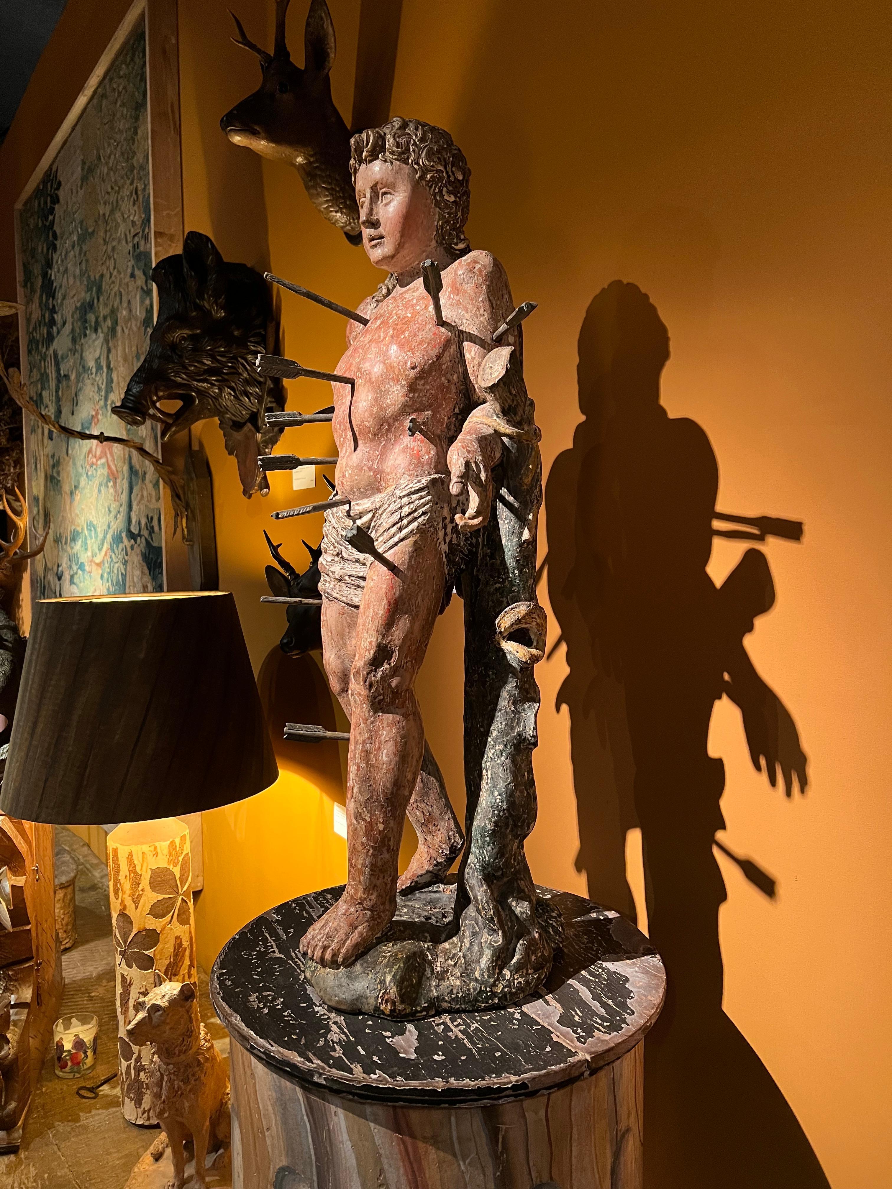Barocke Skulptur Das Wunderwerk des Heiligen Sebastien (Handgeschnitzt) im Angebot