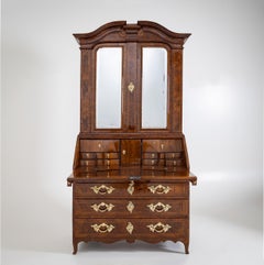 Mid-18th Century Baroque Secretary Cabinet in Walnut Veneer