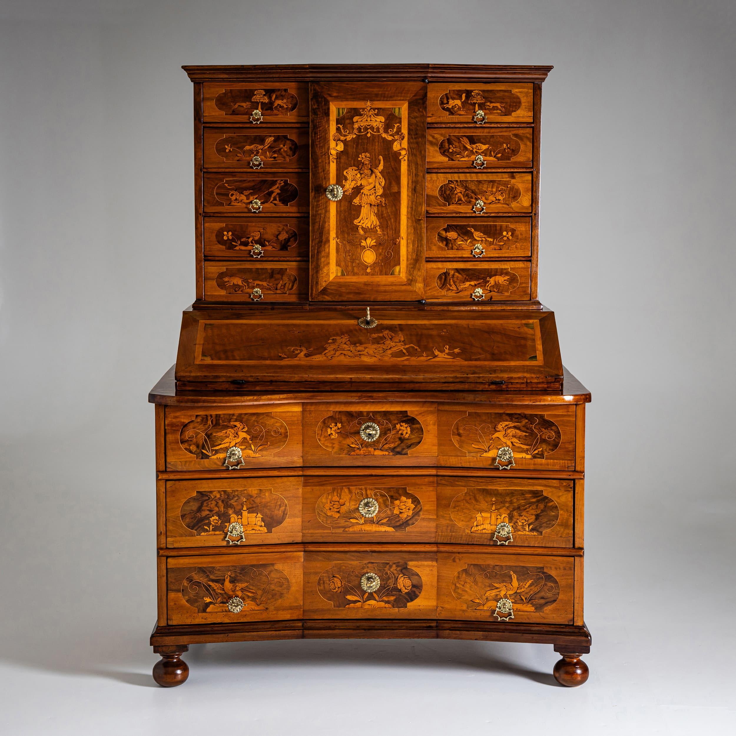 German Baroque Secretary à Trois Corps in Walnut, Mid-18th Century For Sale