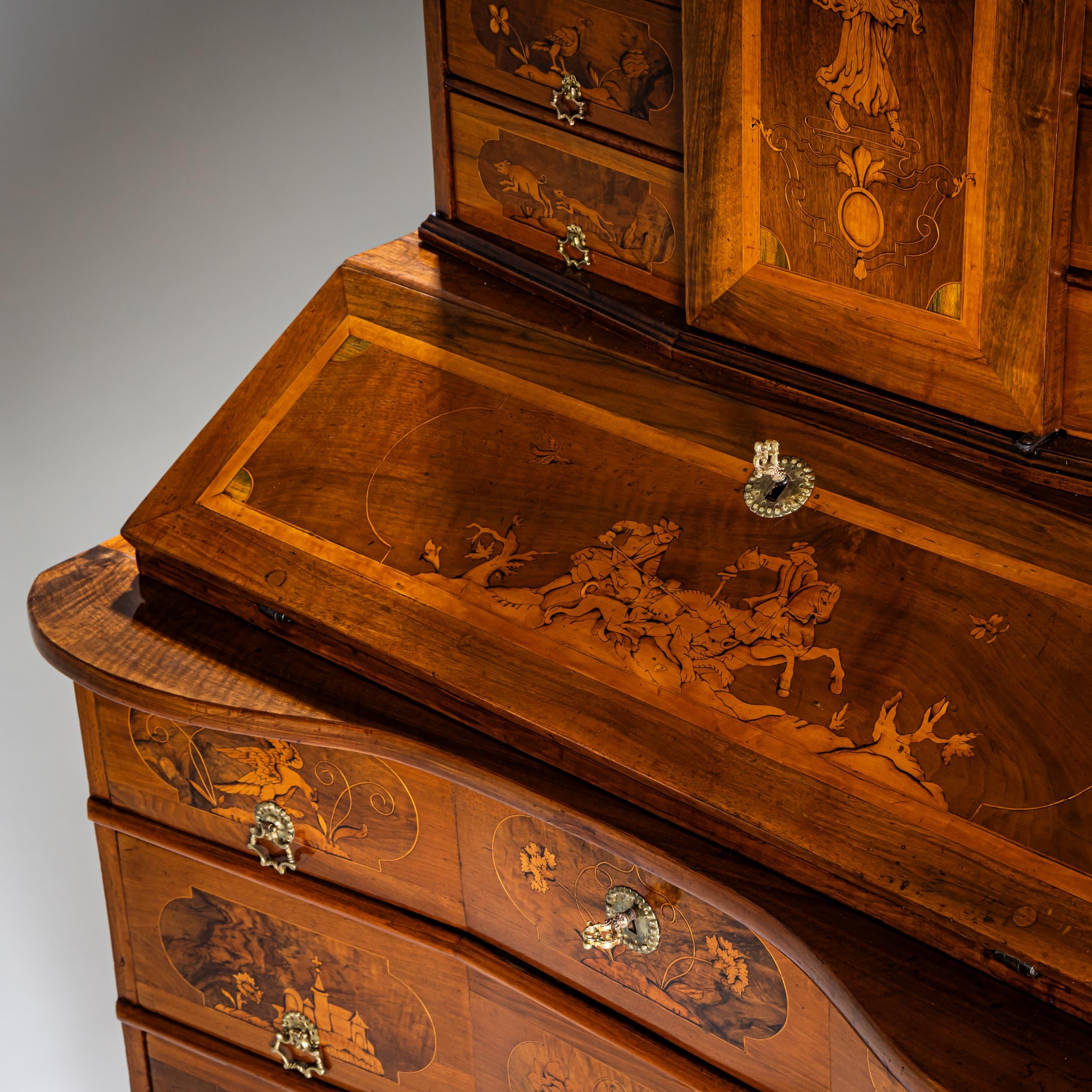 Baroque Secretary à Trois Corps in Walnut, Mid-18th Century For Sale 2
