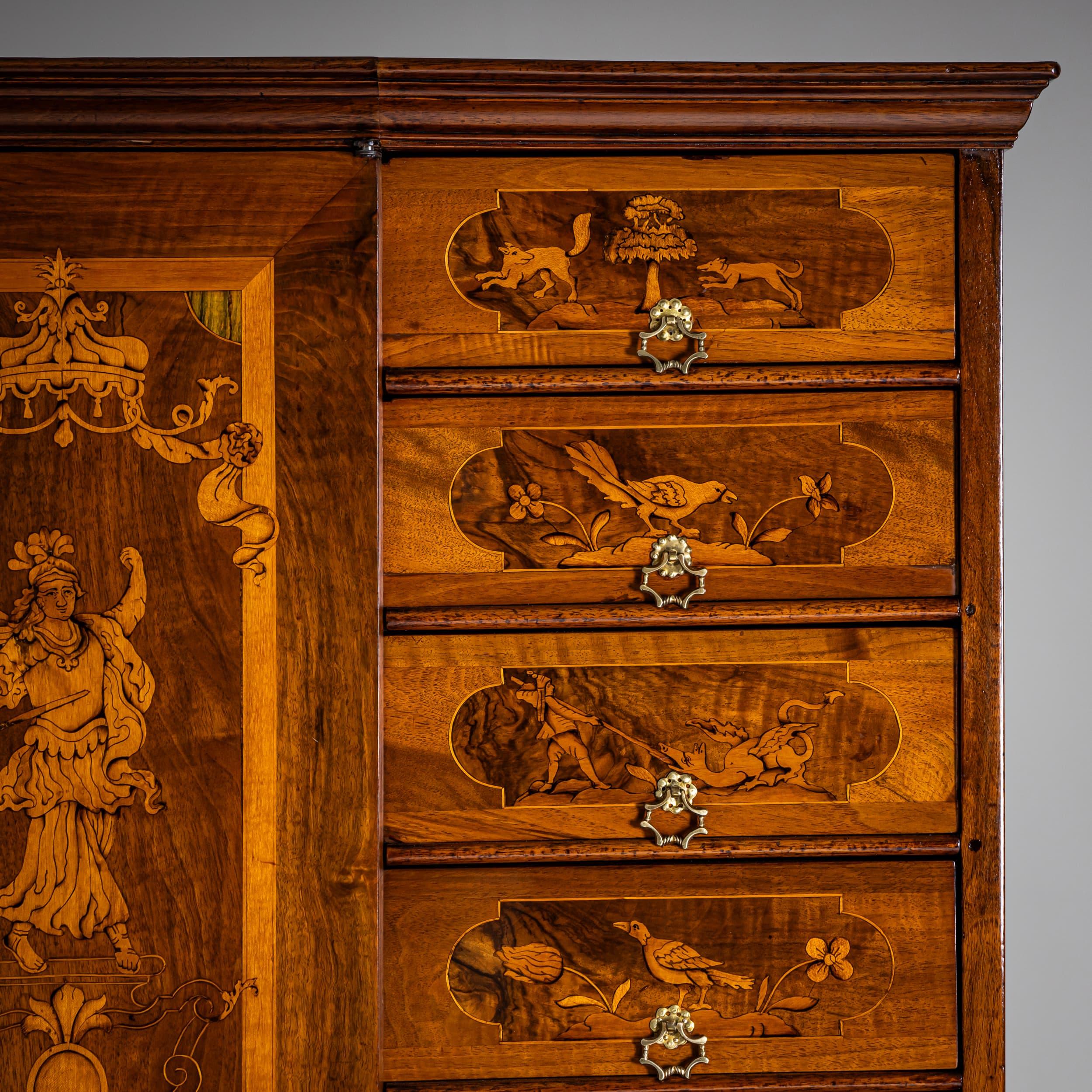 Baroque Secretary à Trois Corps in Walnut, Mid-18th Century For Sale 3