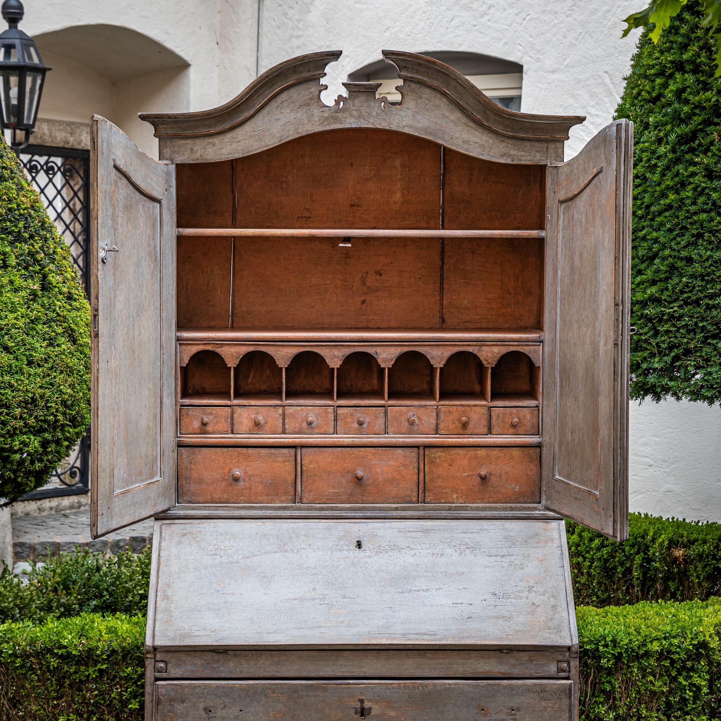 Barocker Sekretär im provenzalischen Stil, 18. Jahrhundert (18. Jahrhundert und früher) im Angebot
