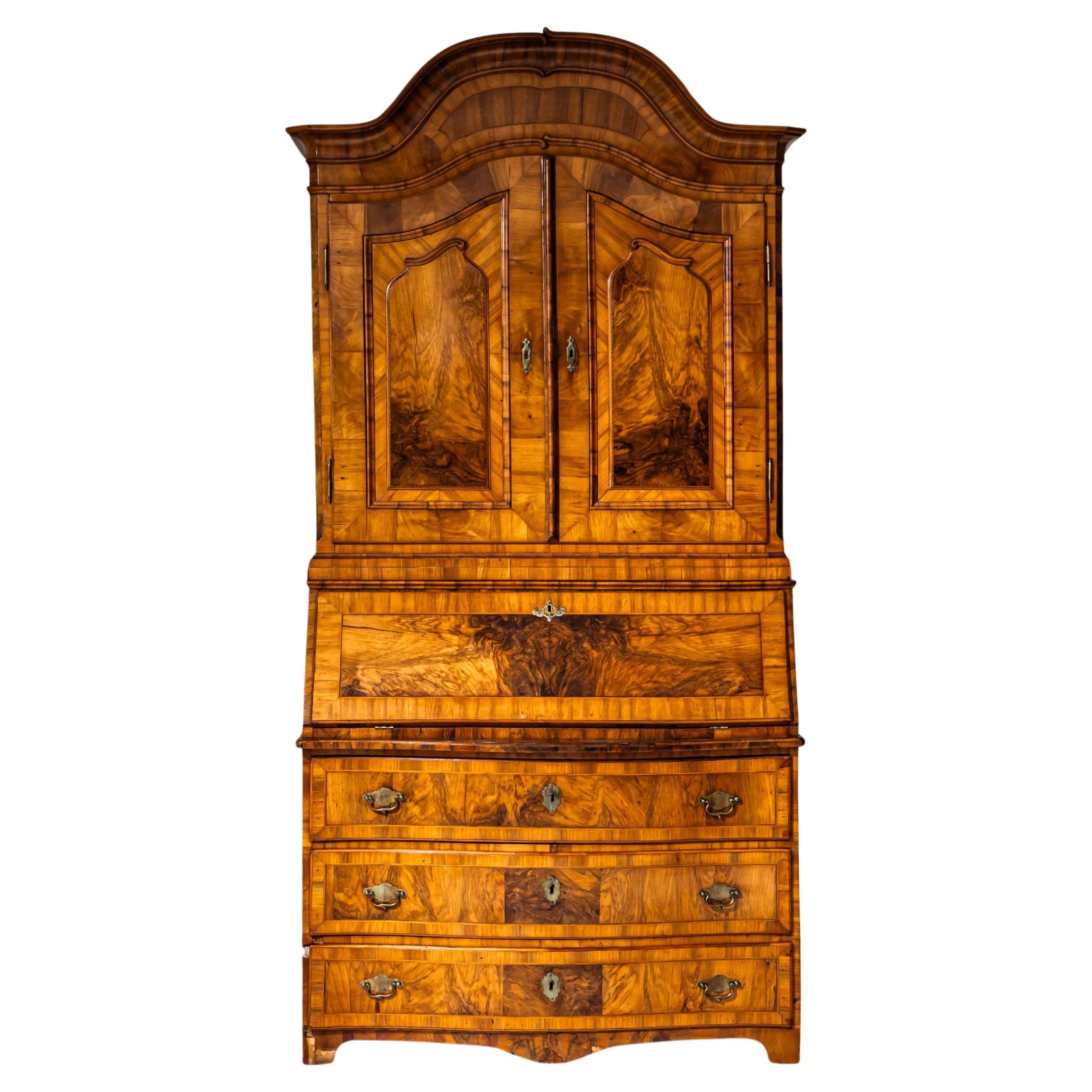Baroque Secretary with Upper Cabinet in Walnut, 18th/19th Century im Angebot