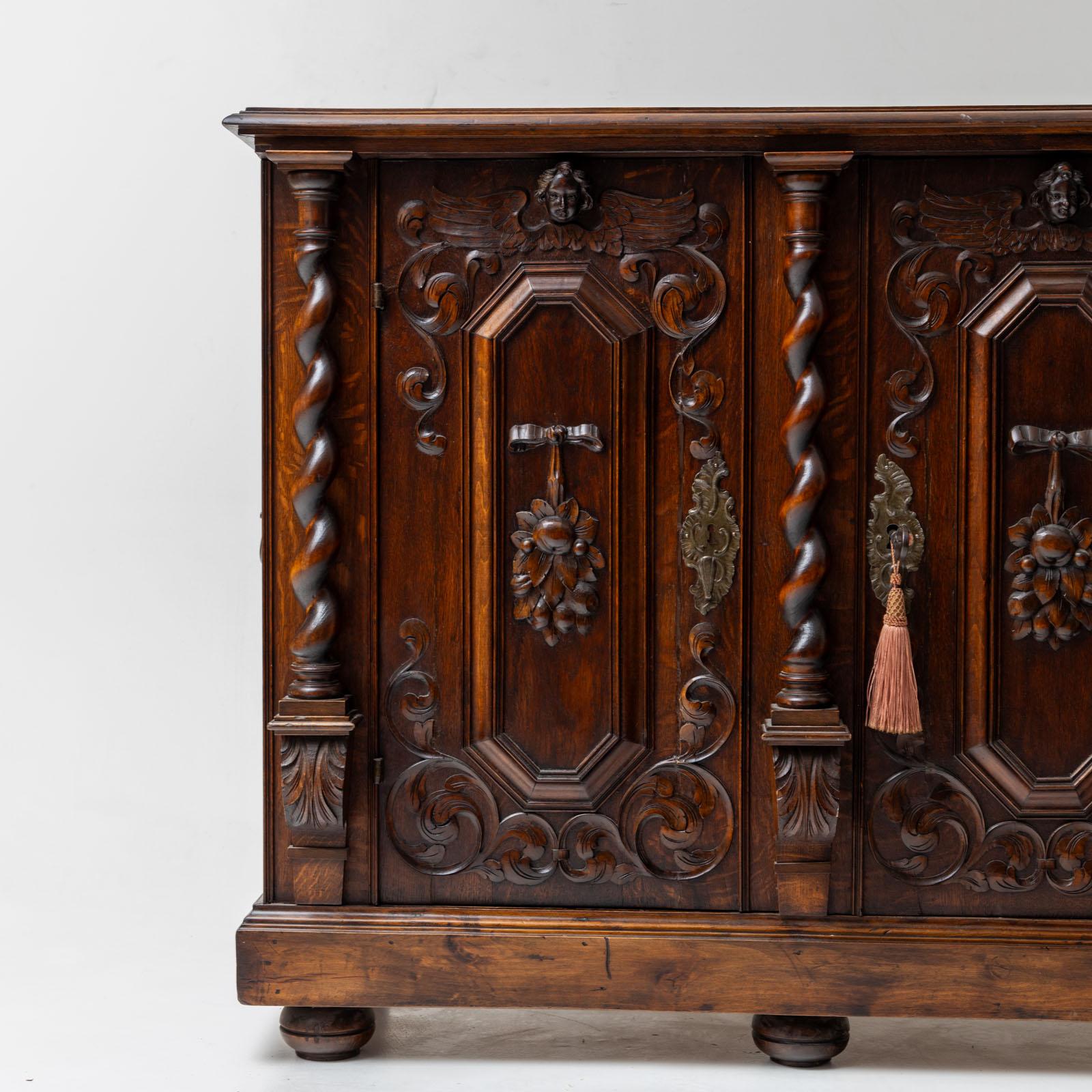 Barock-Sideboard, frühes 18. Jahrhundert (Französisch) im Angebot